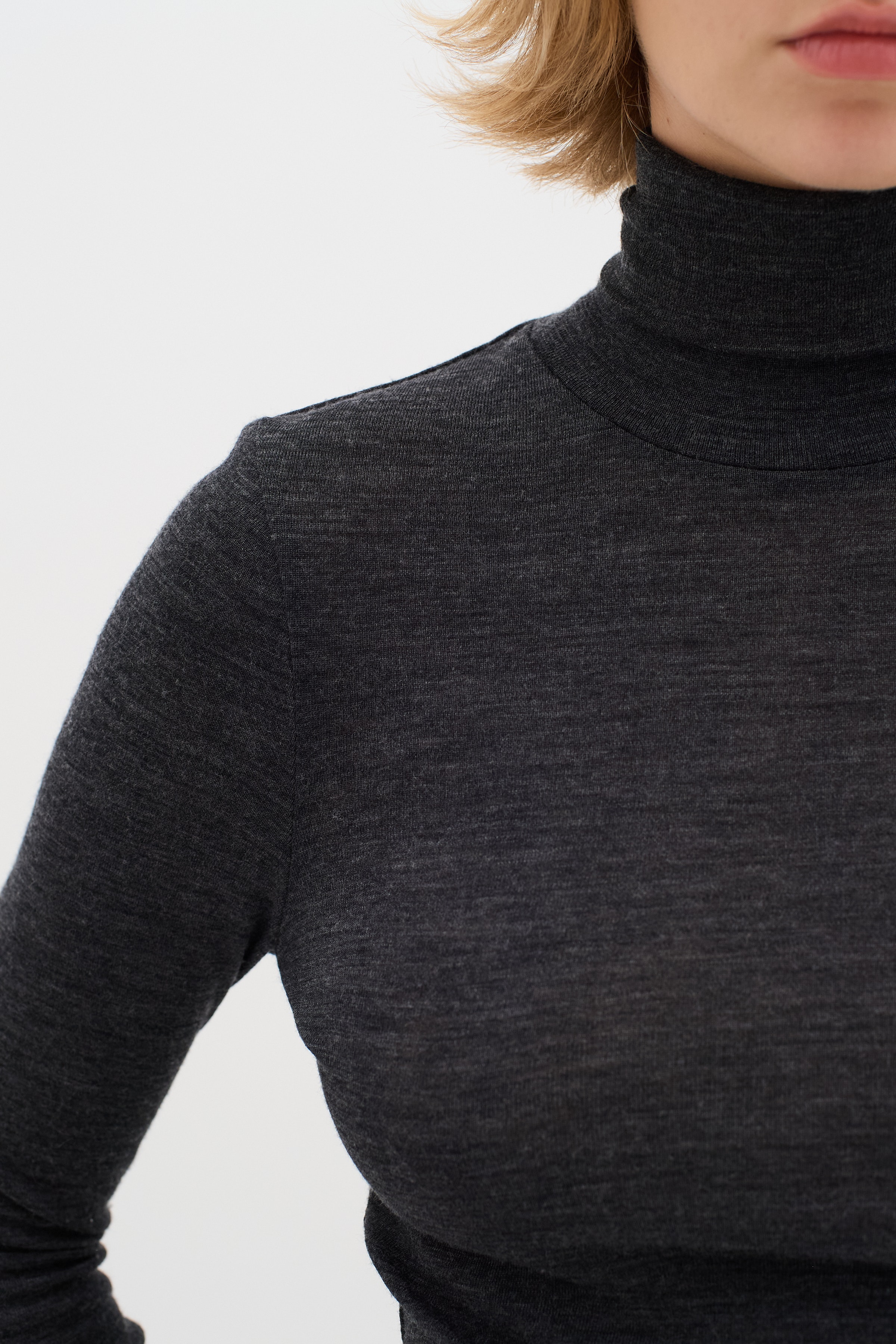 FangIW Wool Rollneck T-shirt LOOKBOOK DETAIL 30106097-1740161