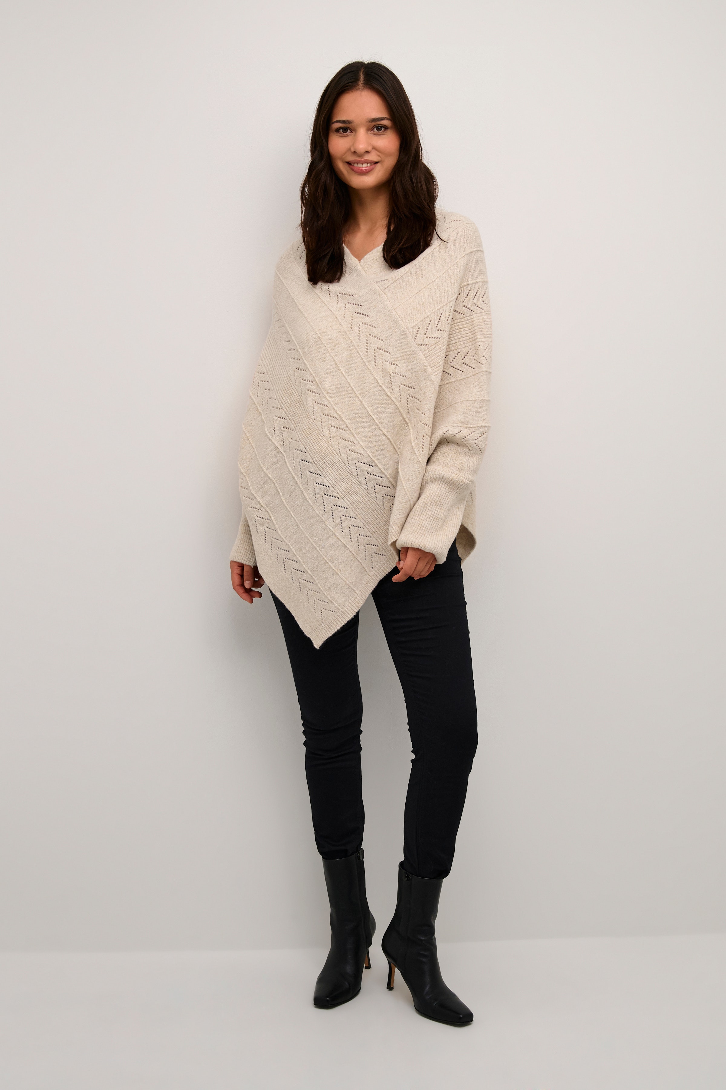 CRHoliday Poncho LOOKBOOK FRONT 10610828-100232