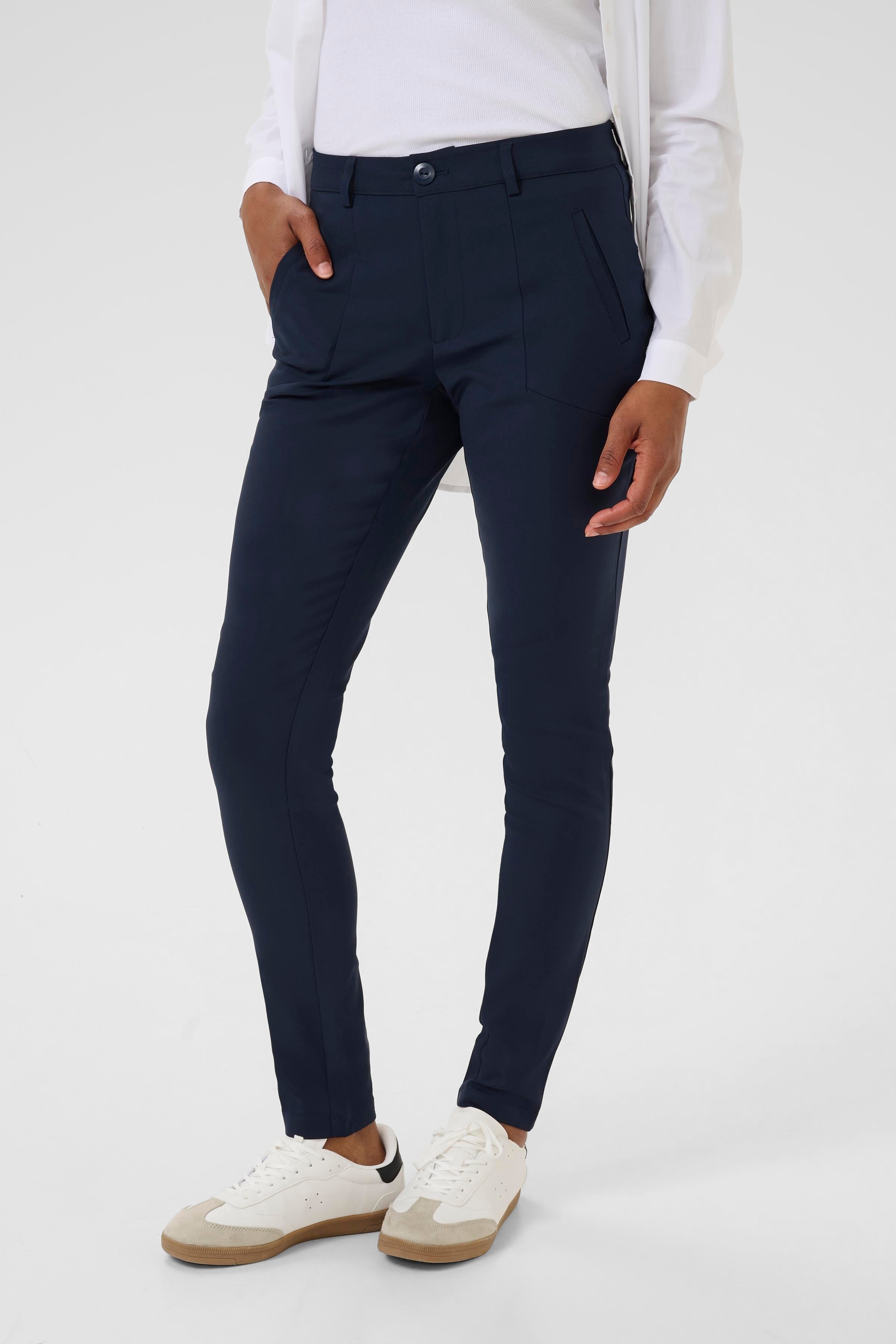 Vera Broek LOOKBOOK FRONT 550677-52737