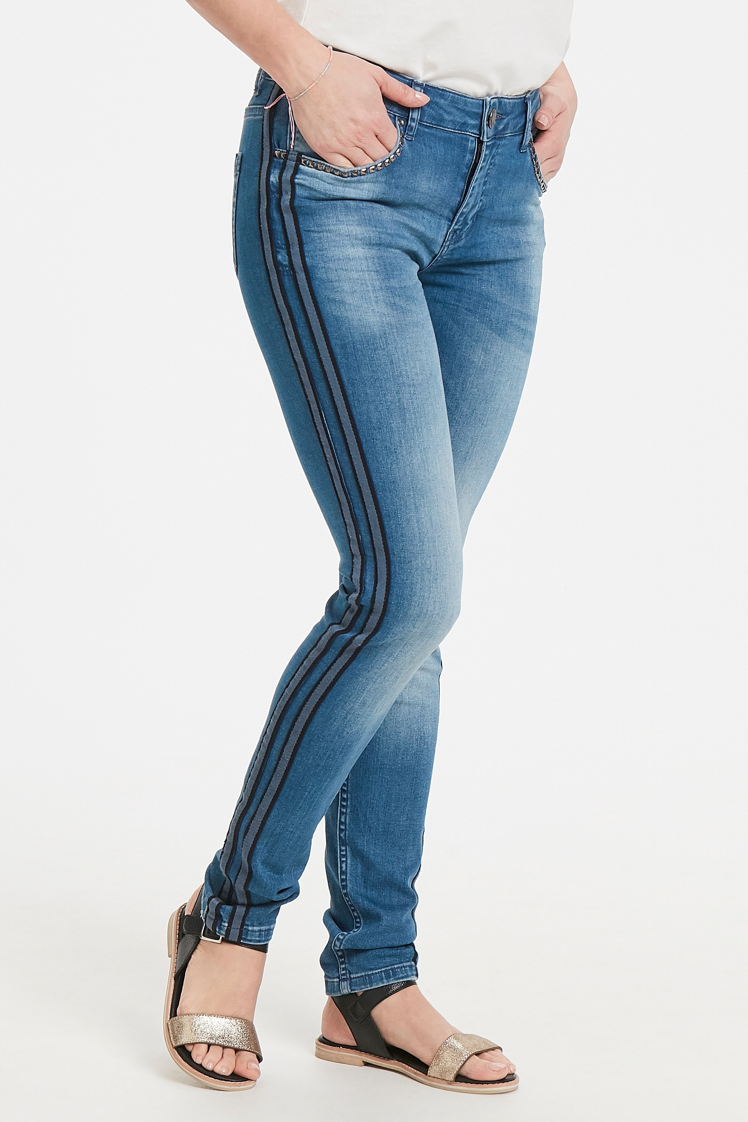 PzBelinda Midwaist Skinny Jeans LOOKBOOK FRONT 50204501-5001901