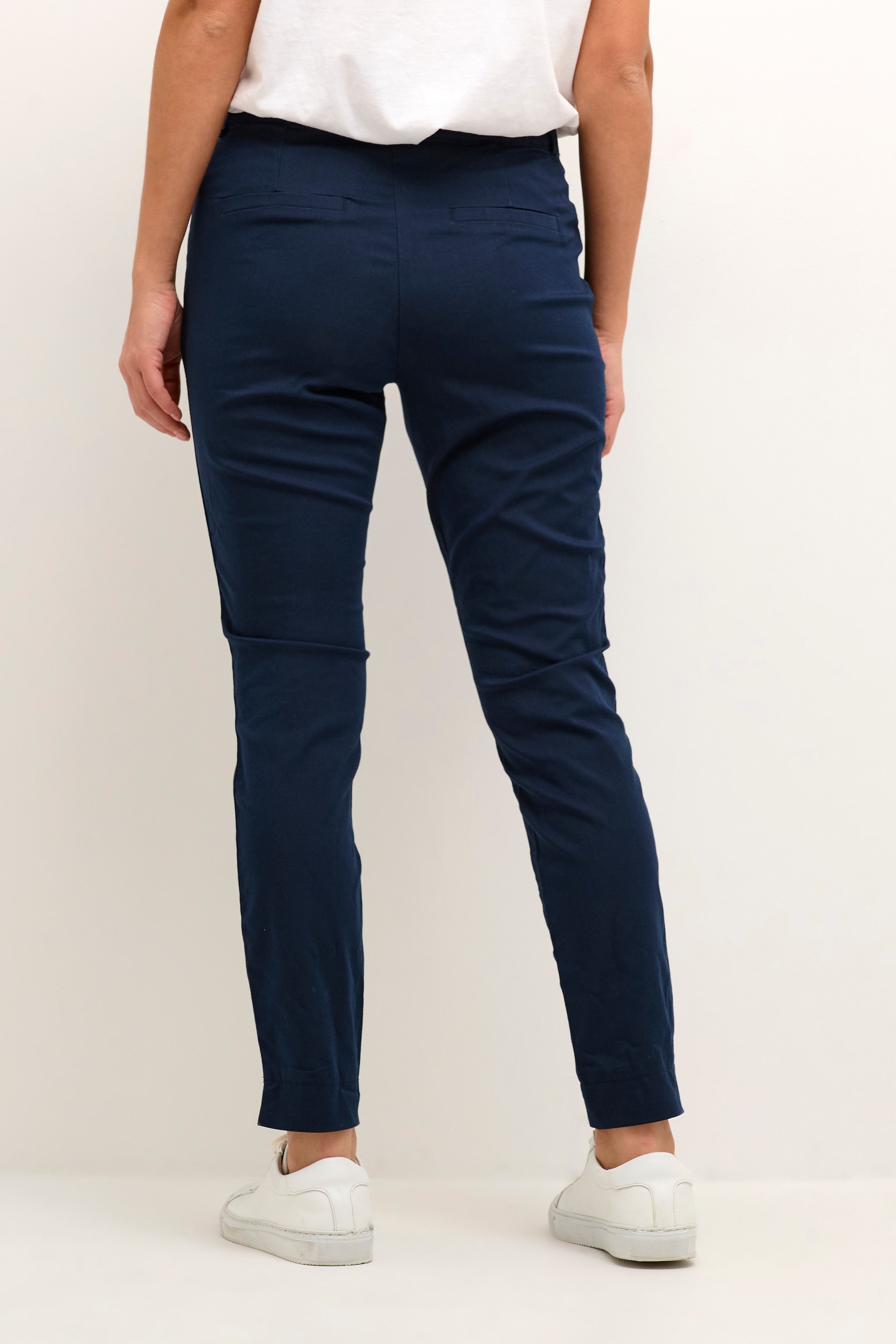 KAlea Bukser LOOKBOOK FRONT 10506839-194020
