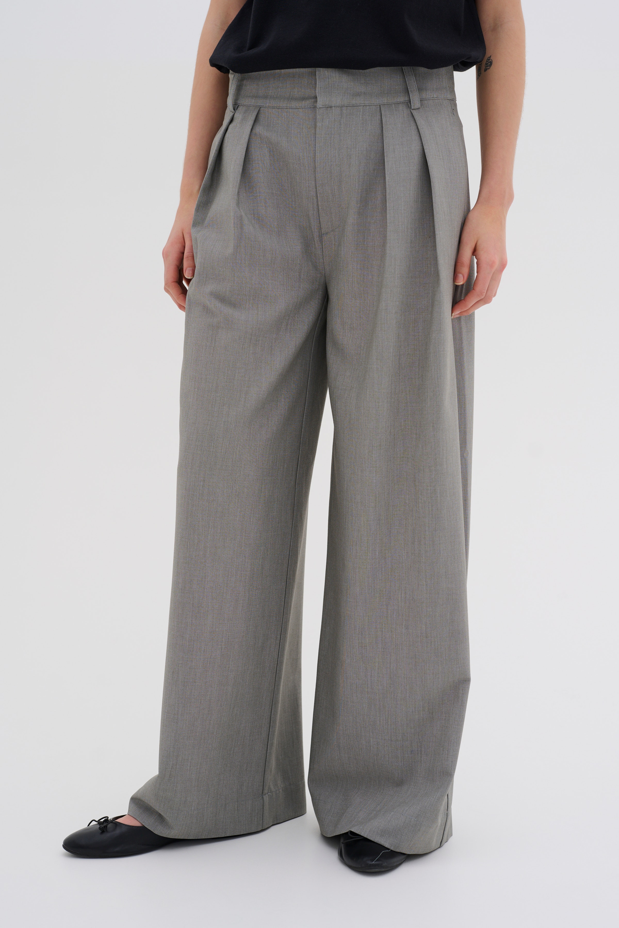 NannaMW Trousers LOOKBOOK FRONT 10704805-106327