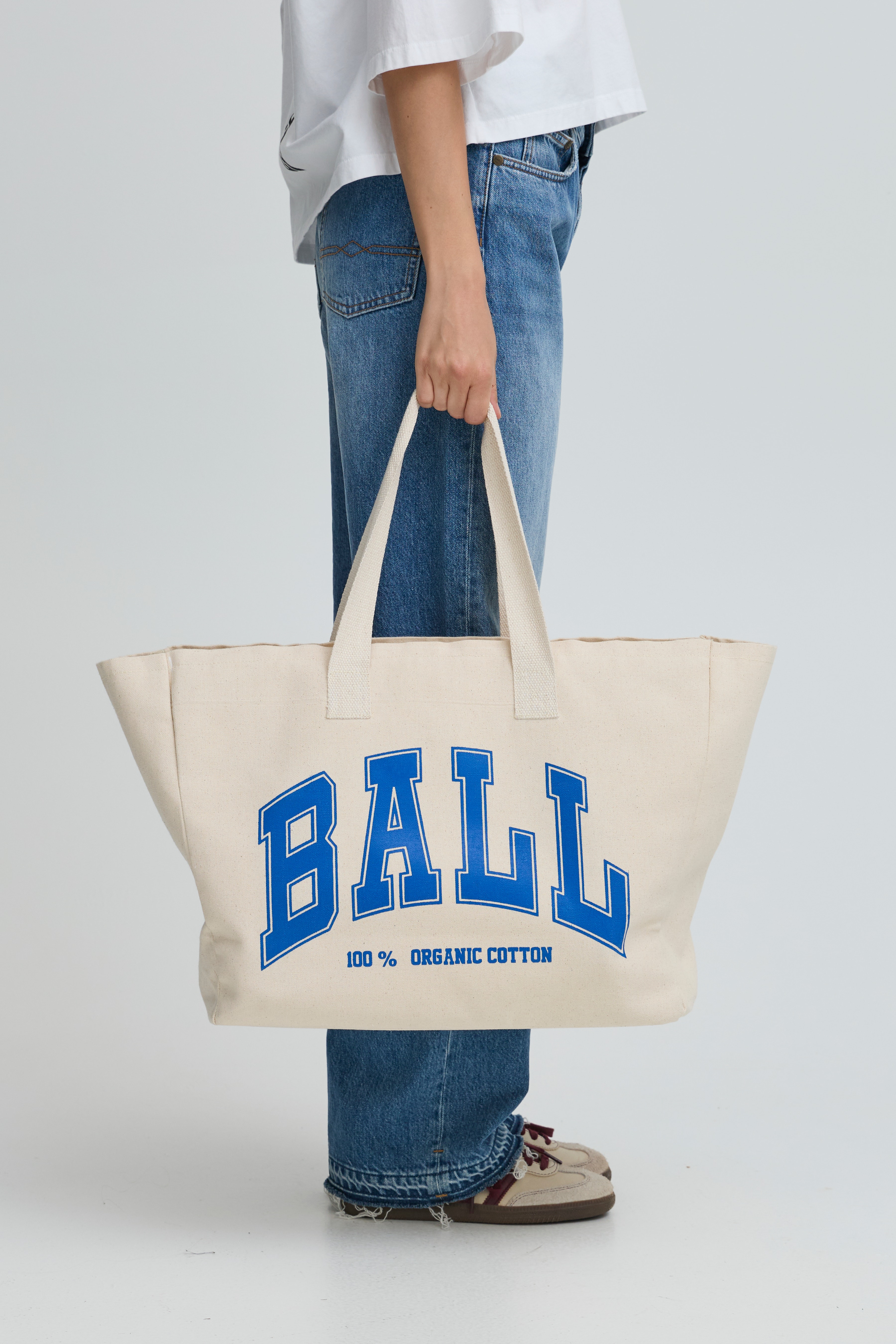 D. ROLF BAGS LOOKBOOK FRONT 50400028-184148