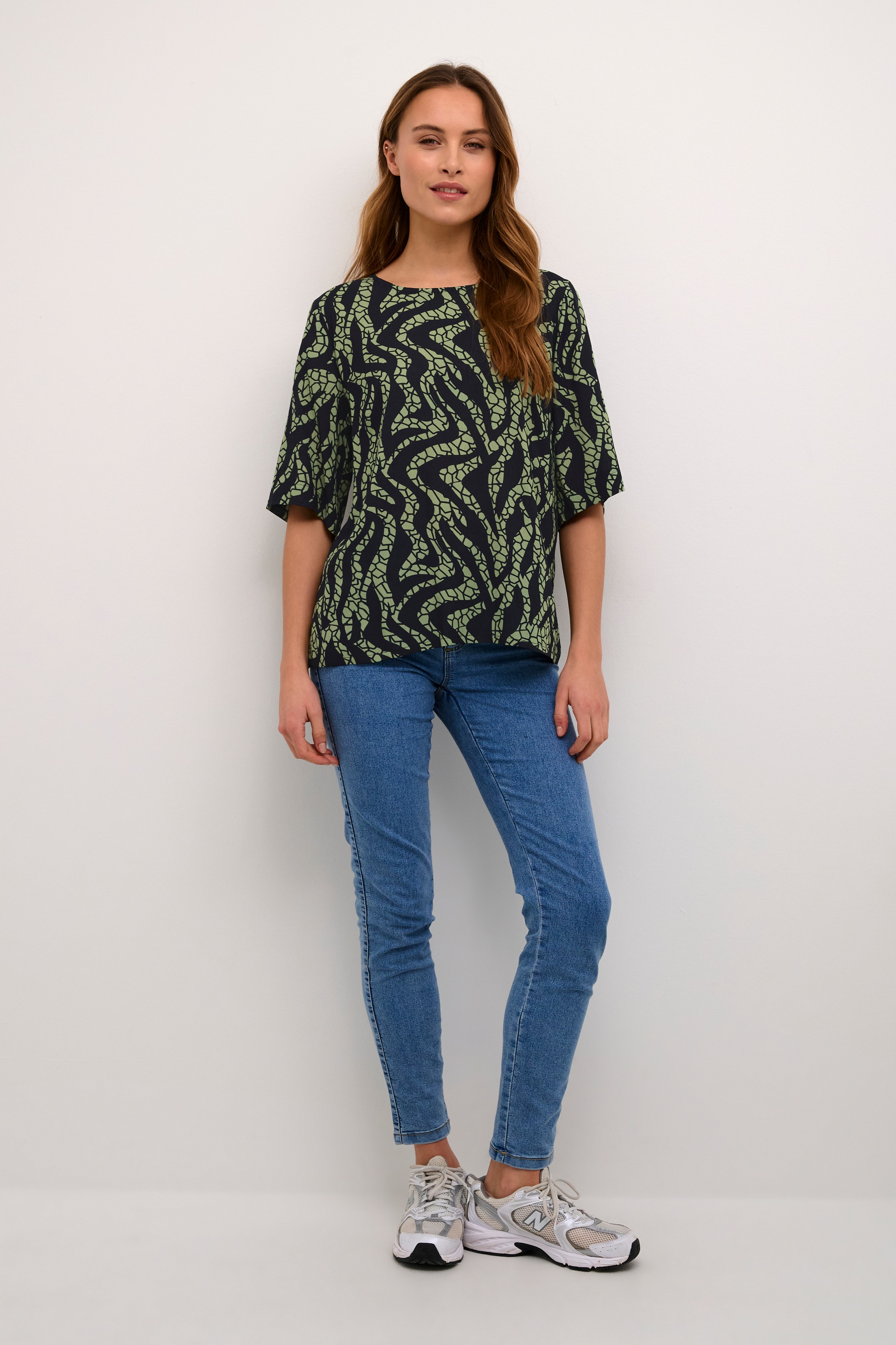 BPzelina Blouse LOOKBOOK FRONT 10590648-105766B