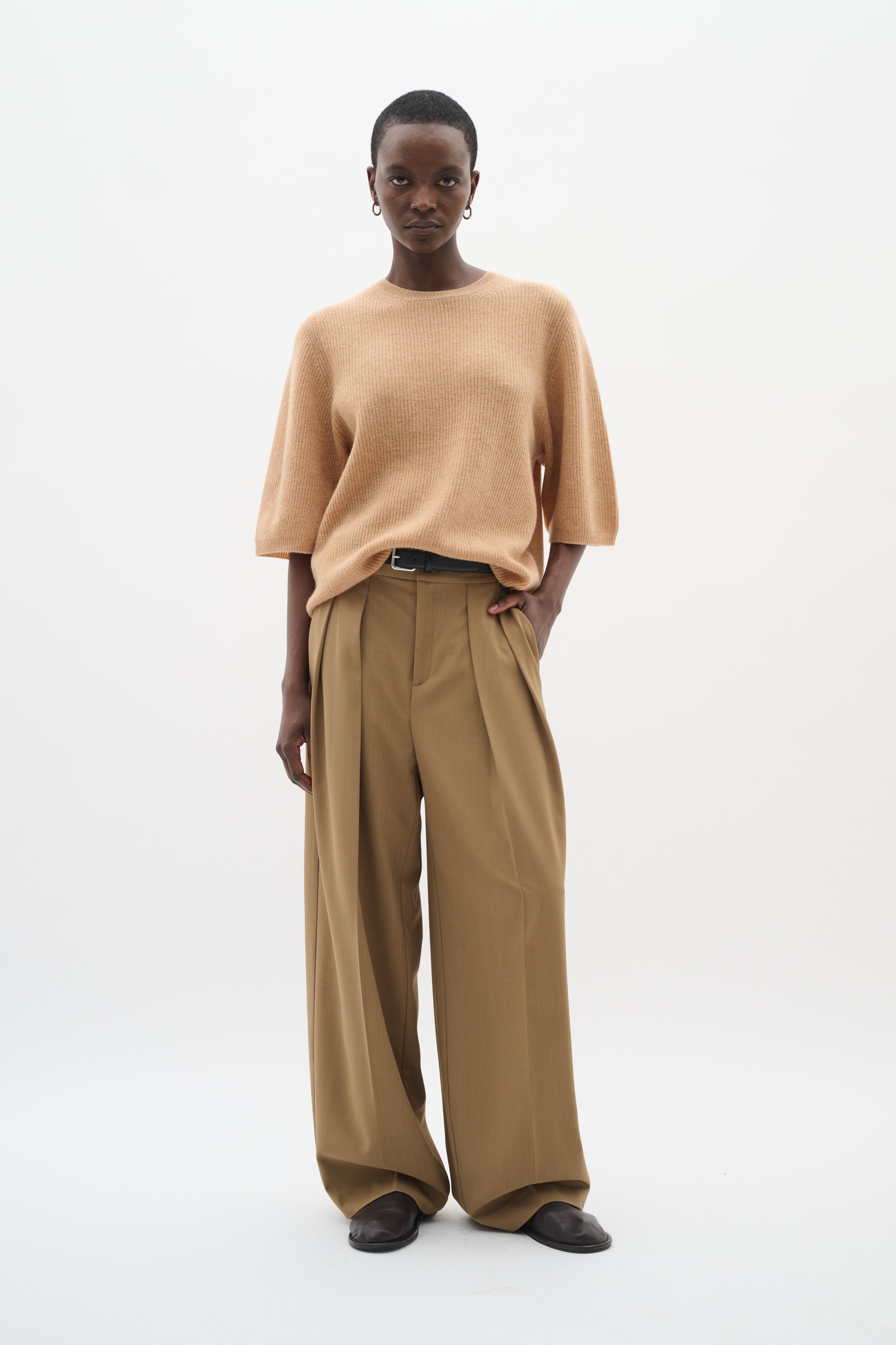 BriettaIW Wide Trousers LOOKBOOK FRONT 30110959-1808401