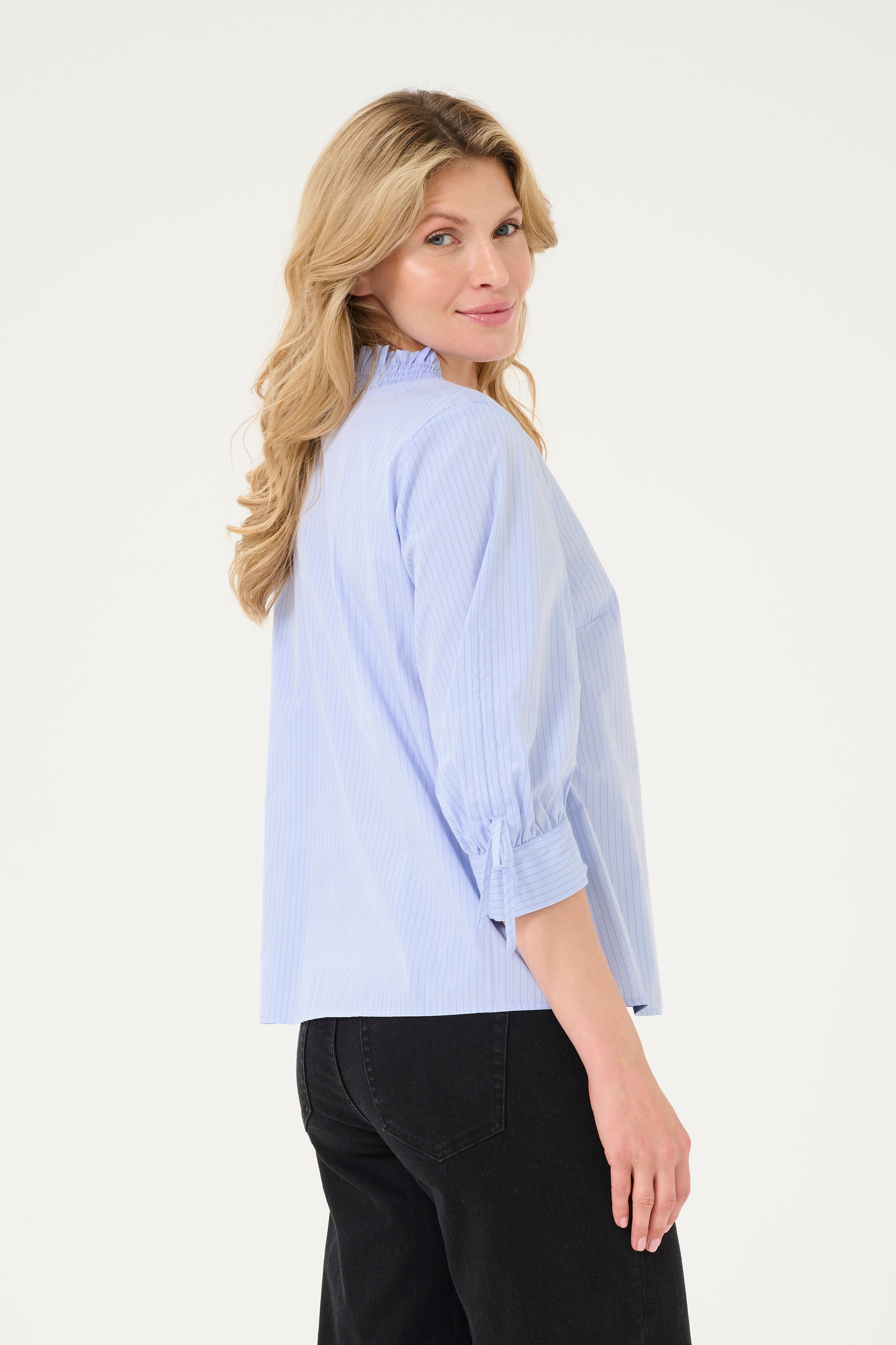 KAtara Blouse LOOKBOOK BACK 10552367-107267