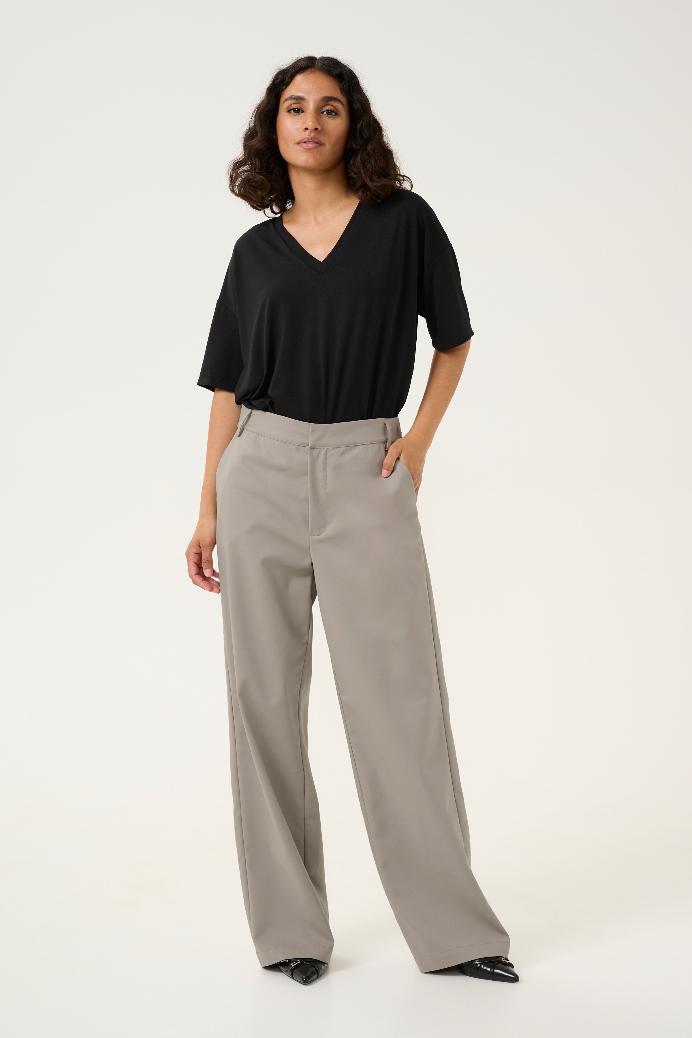 KAloraine Trousers LOOKBOOK FRONT 10509140-170205