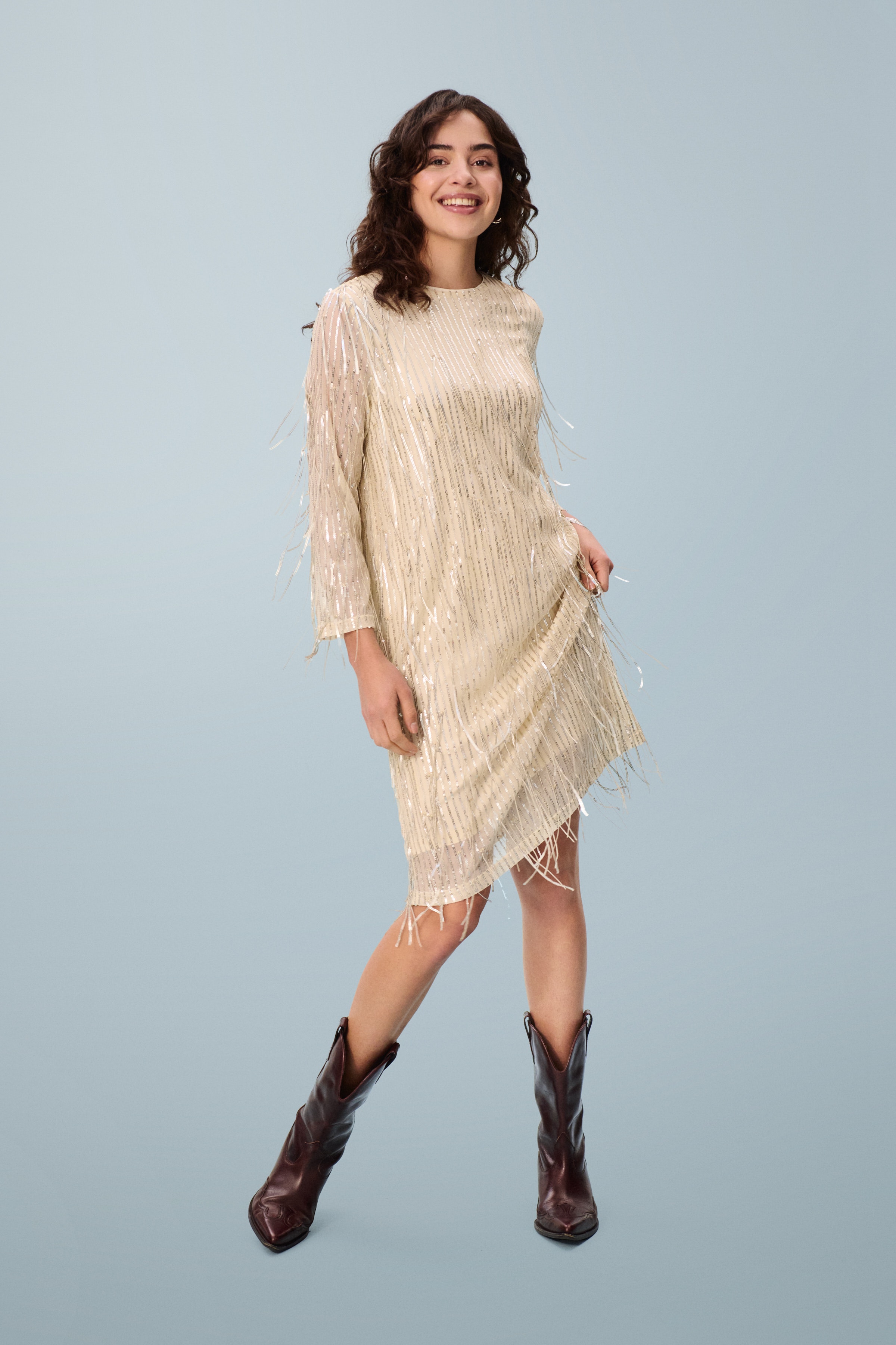 NellisSZ Kjole LOCATION NONE 30514612-131008