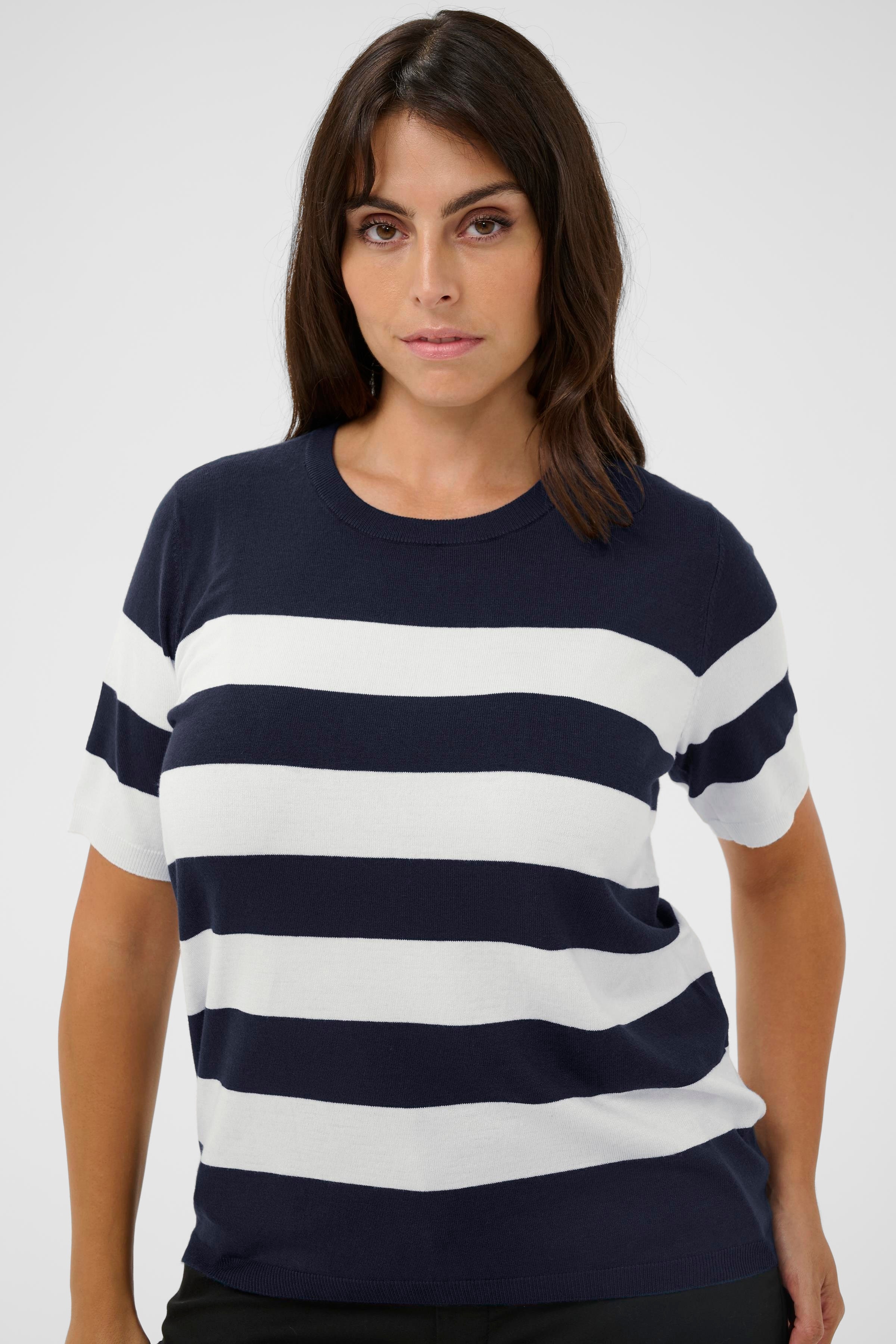 KClizzy T-shirt LOOKBOOK DETAIL 10582914-107457