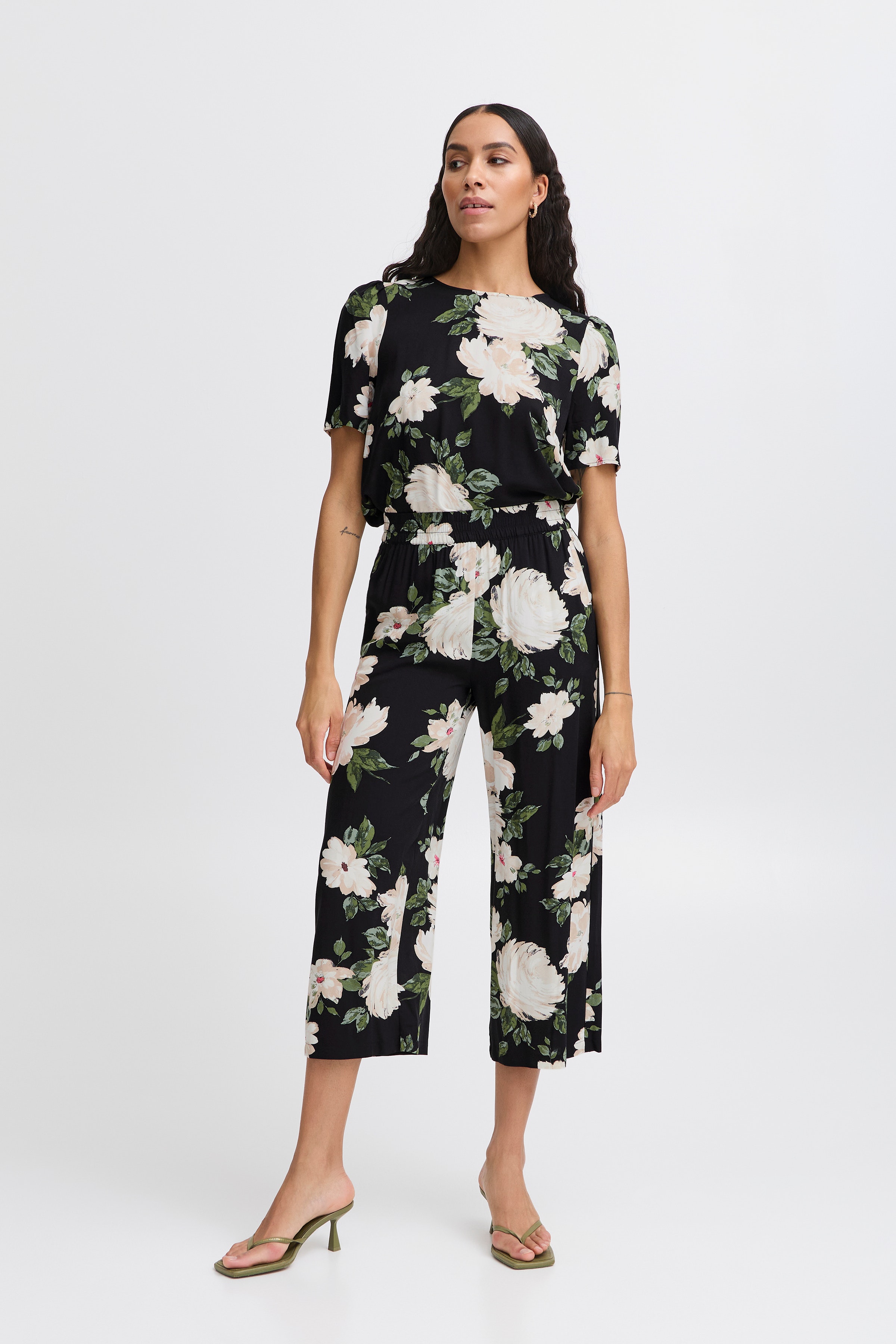 BYMMJOELLA Byxor LOOKBOOK FRONT 20811296-204595