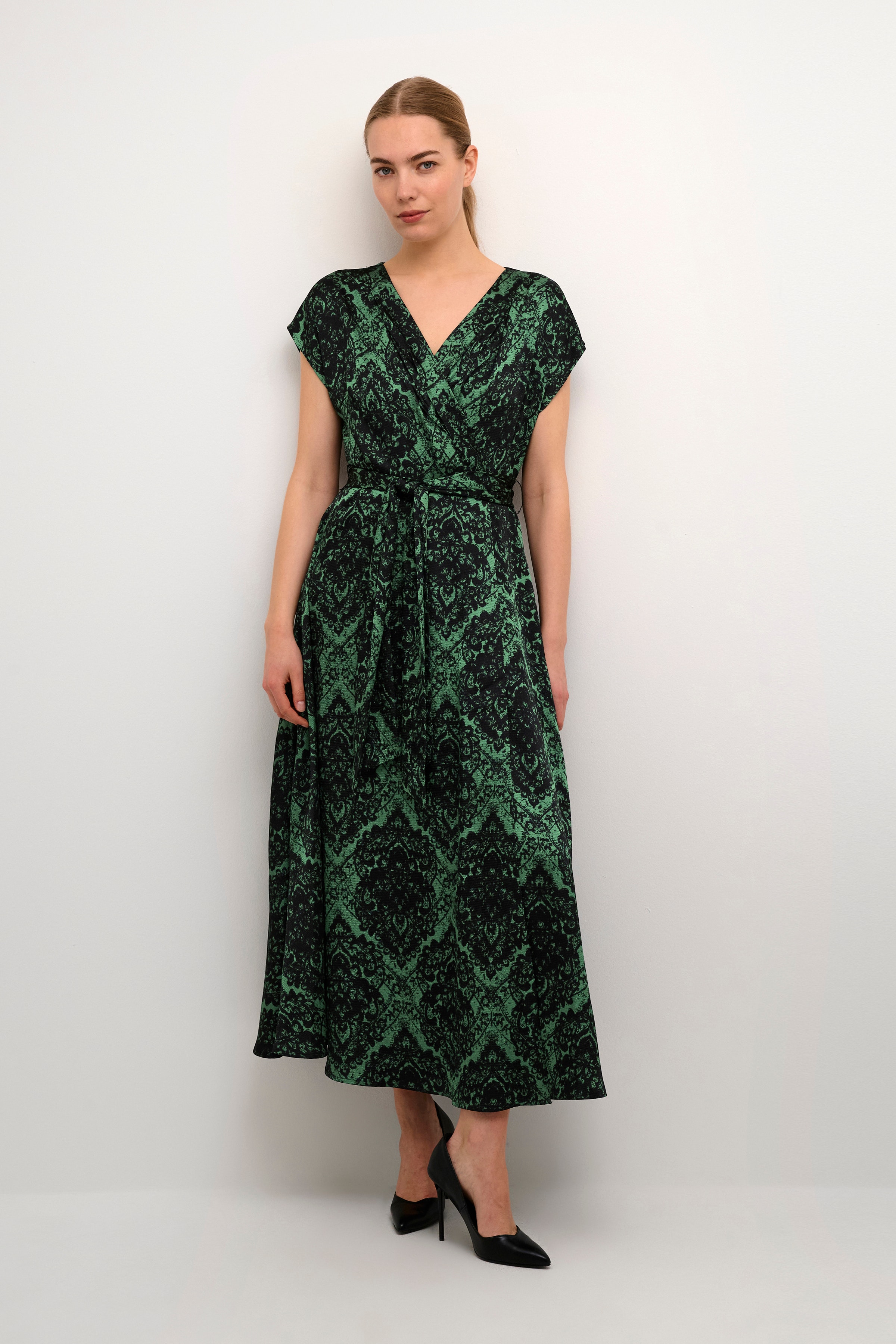 CRLoretta Kleid LOOKBOOK FRONT 10610826-105130