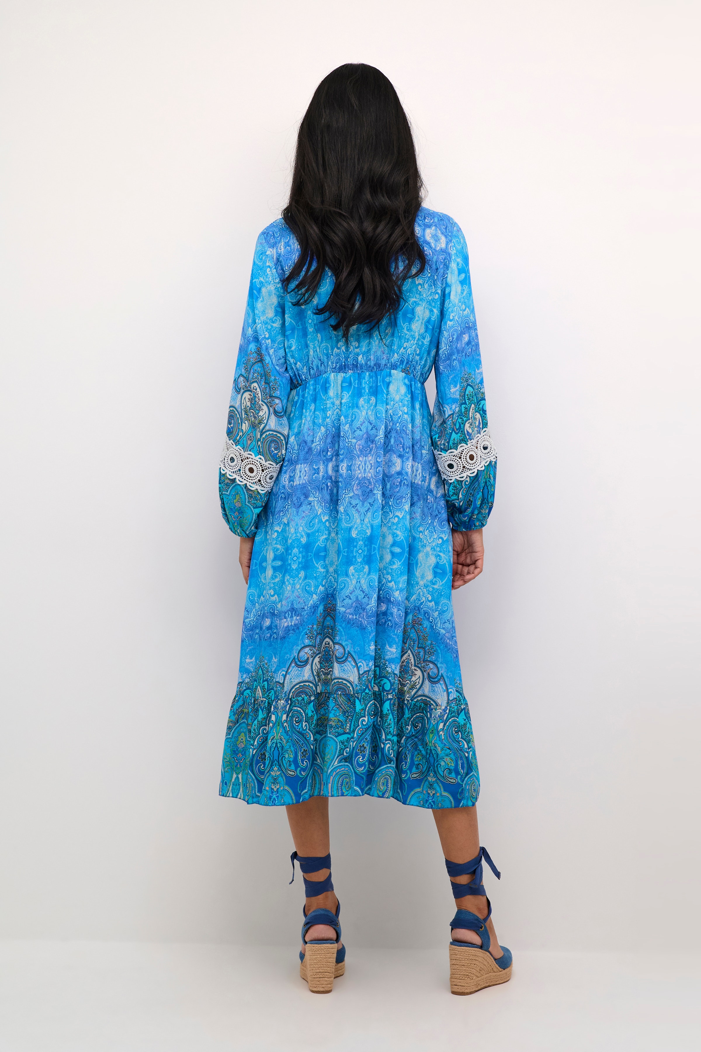 CRBri Robe LOOKBOOK BACK 10613118-107212