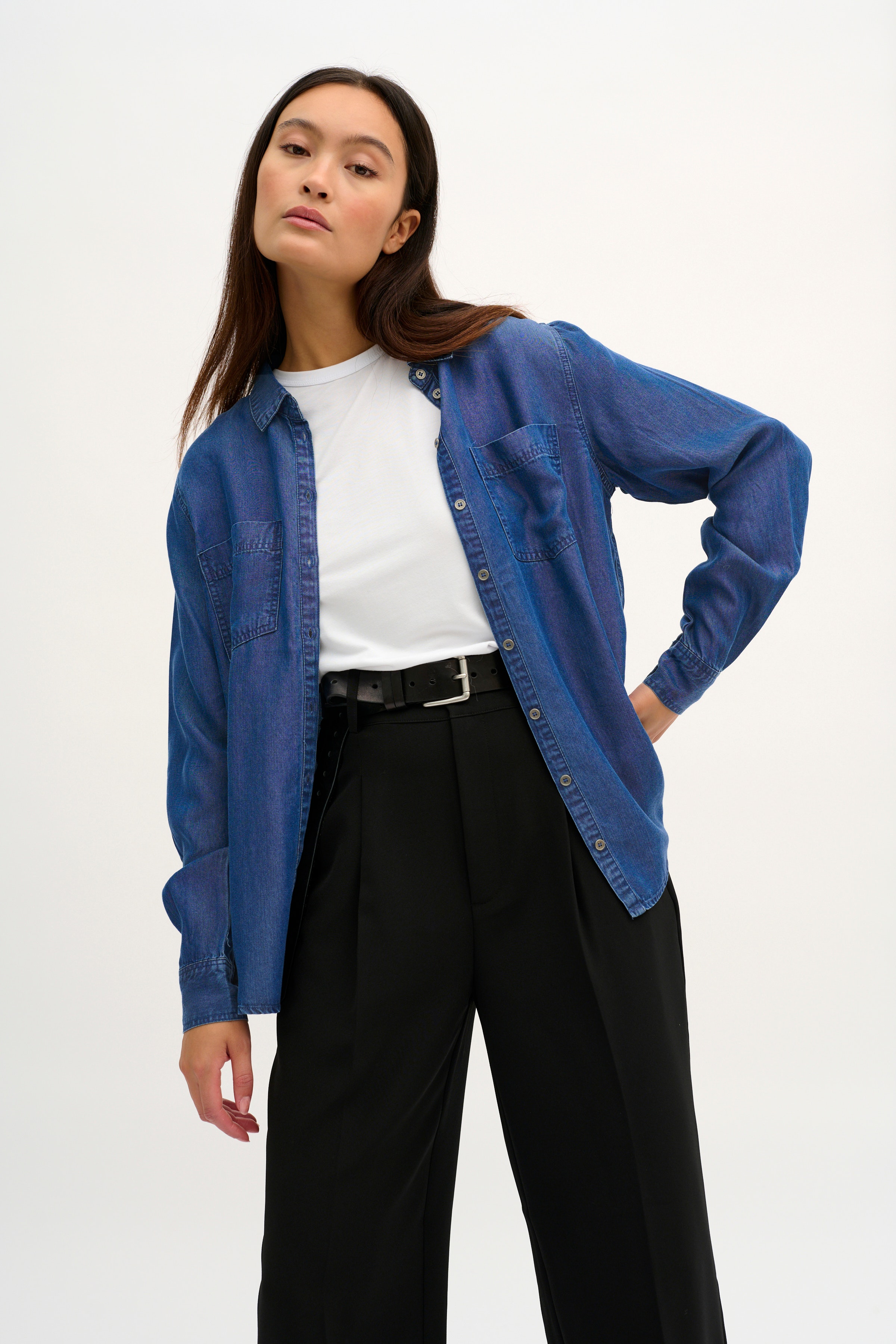 15 THE DENIM SHIRT LOOKBOOK FRONT 10703595-100055