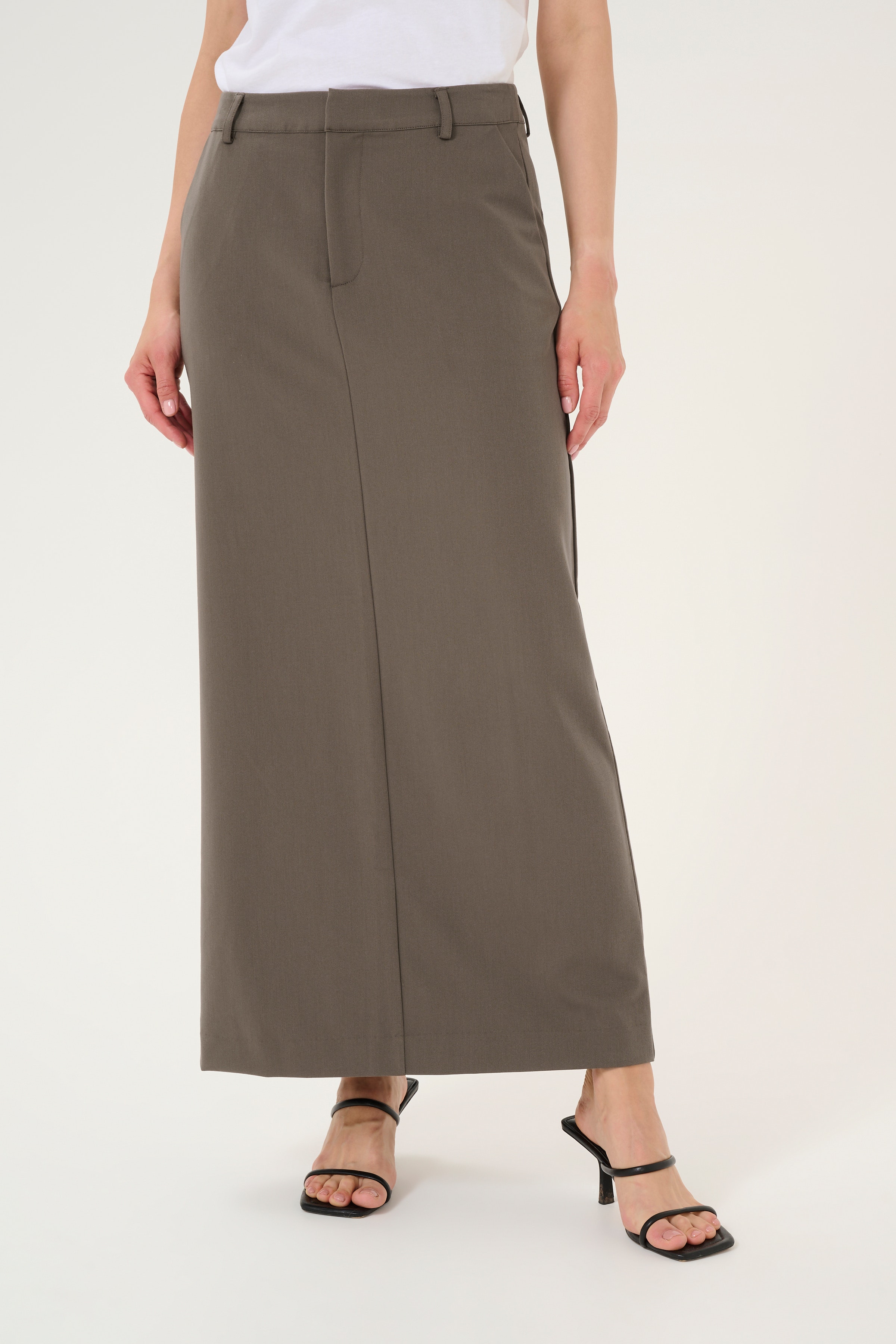 KAsakura Skirt LOOKBOOK FRONT 10552310-190810