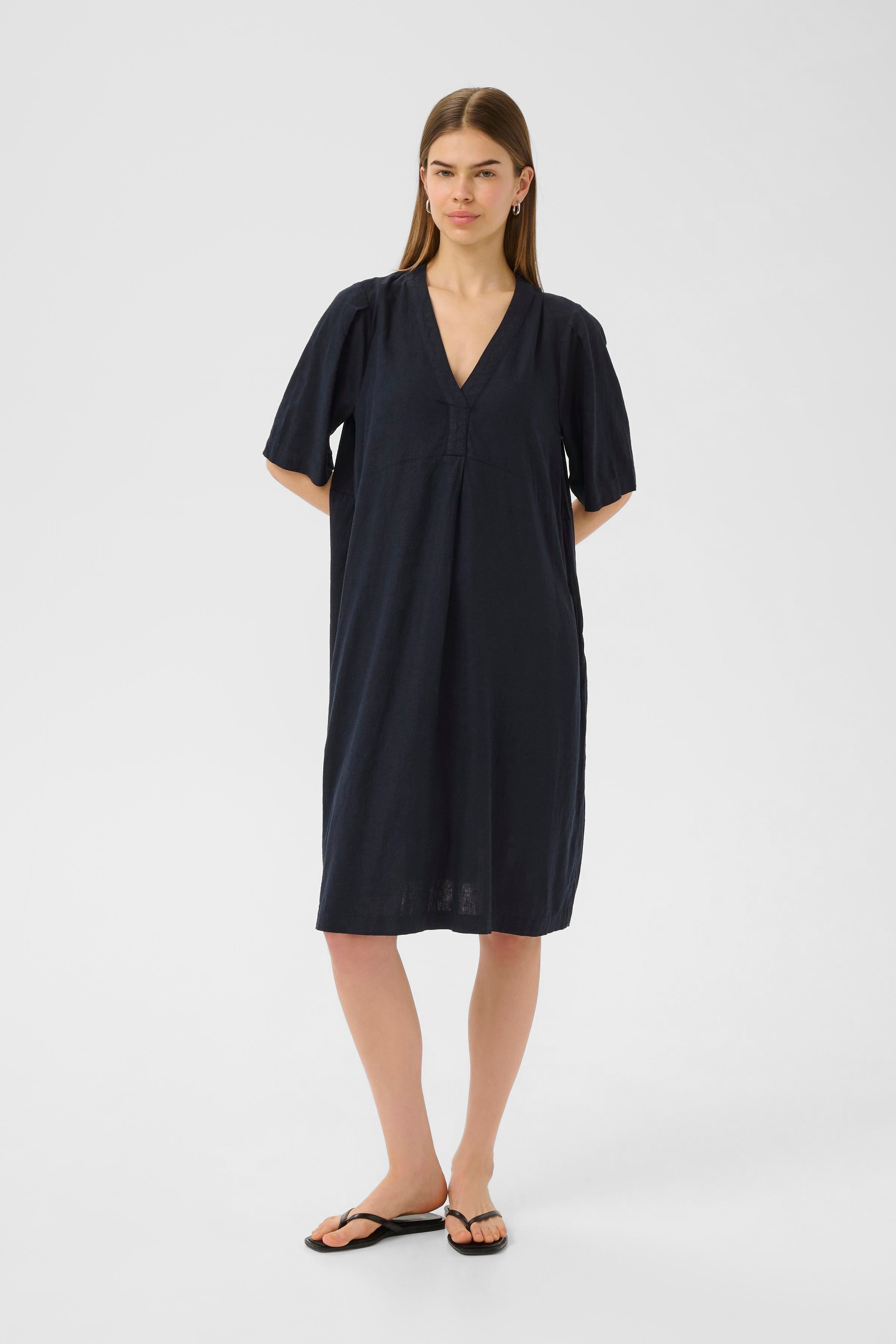 EllieIW Linnen Dress LOOKBOOK FRONT 30109316-300005