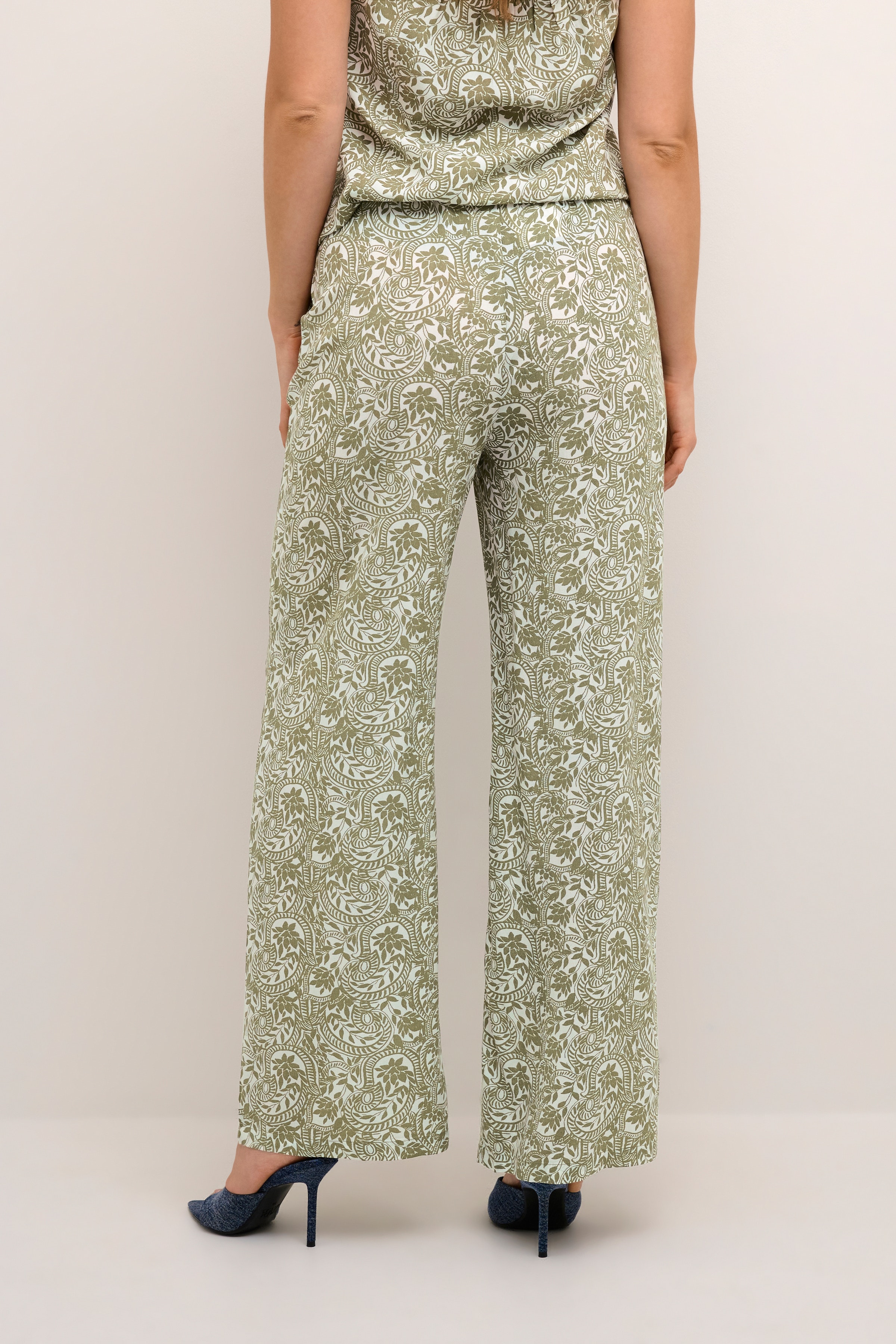 CRTiah Trousers LOOKBOOK BACK 10611497-105833