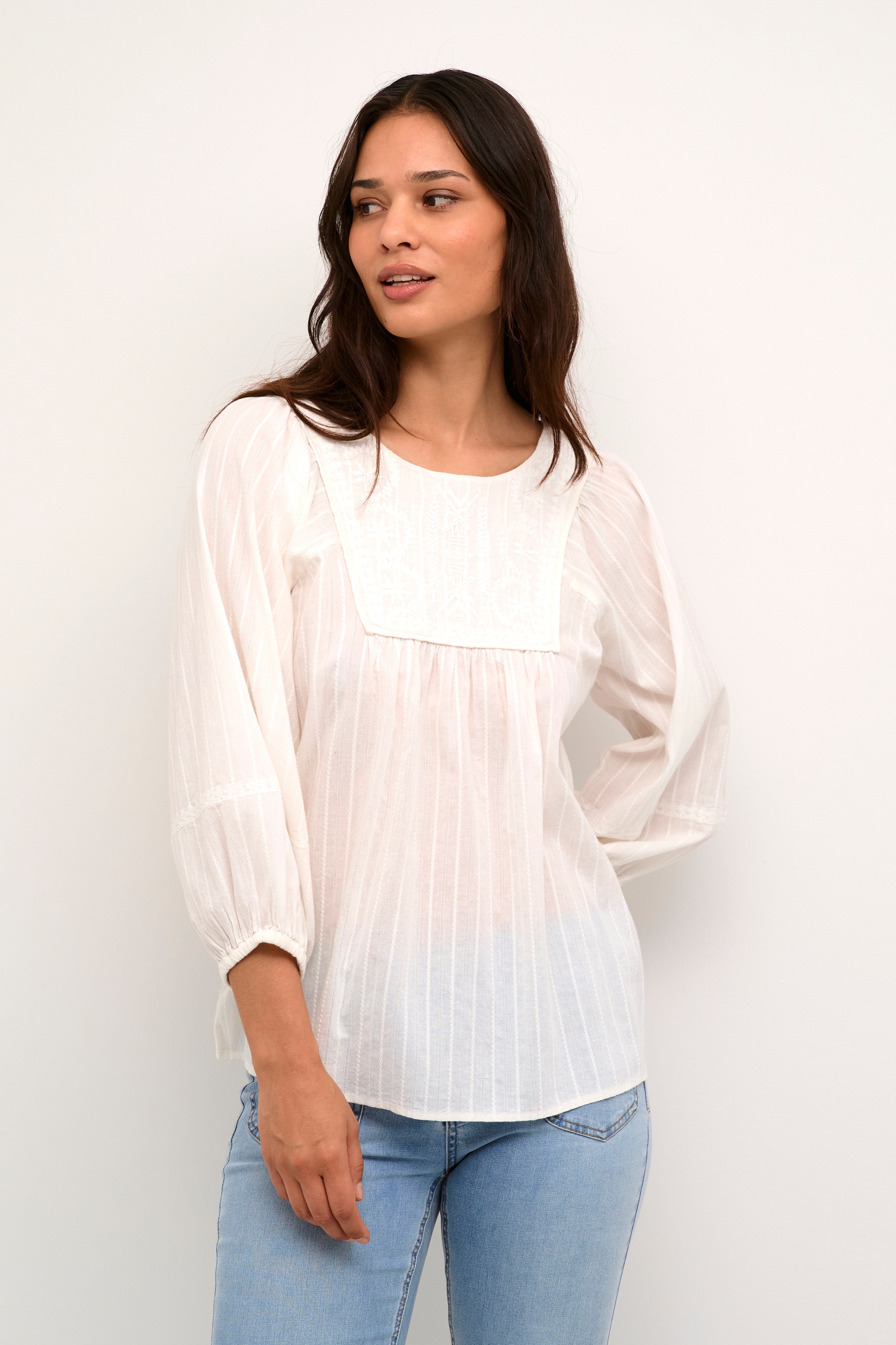 CUbama Blouse LOOKBOOK FRONT 50110410-500013