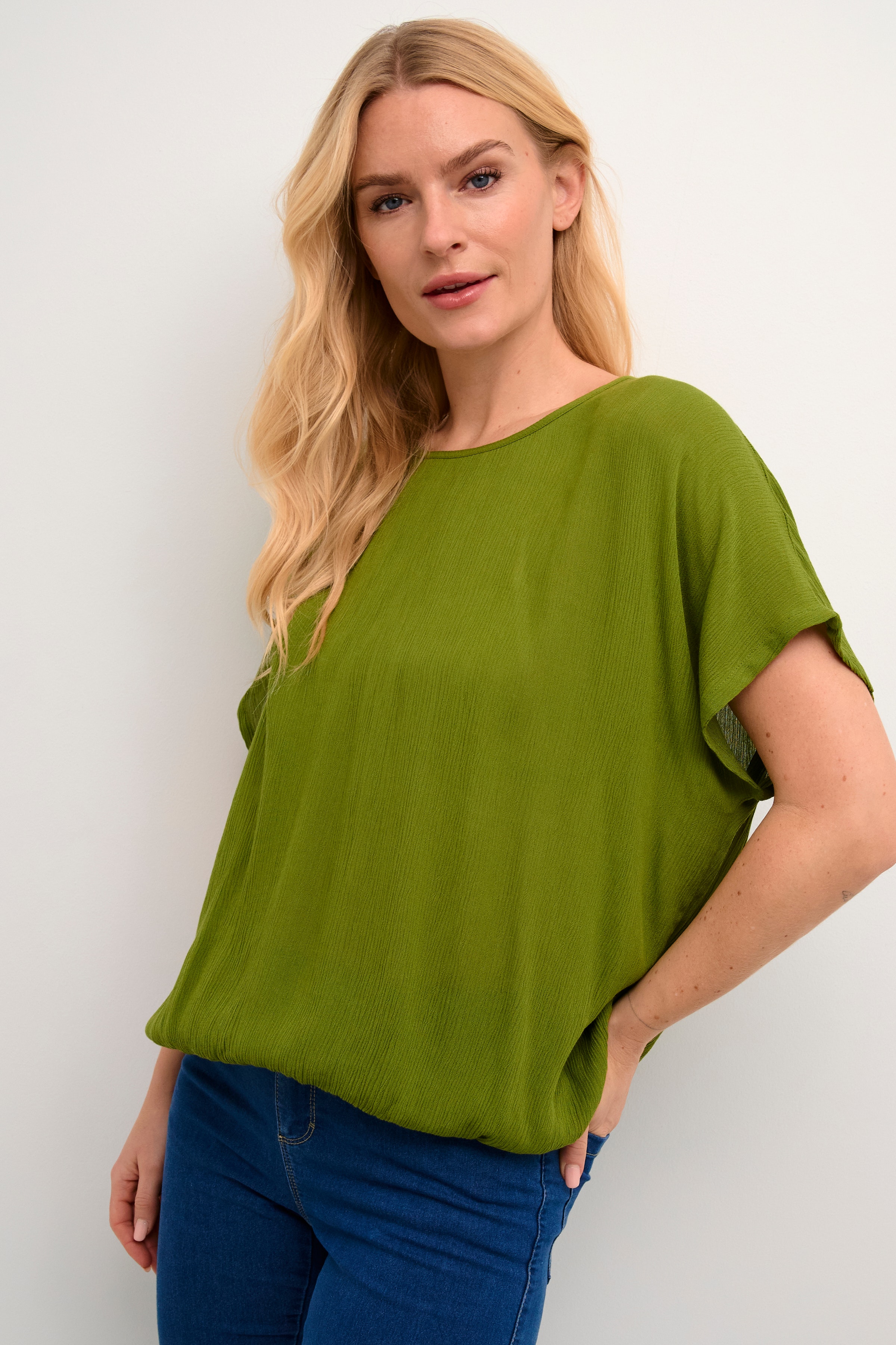 Amber Blouse LOOKBOOK DETAIL 10500781-180435