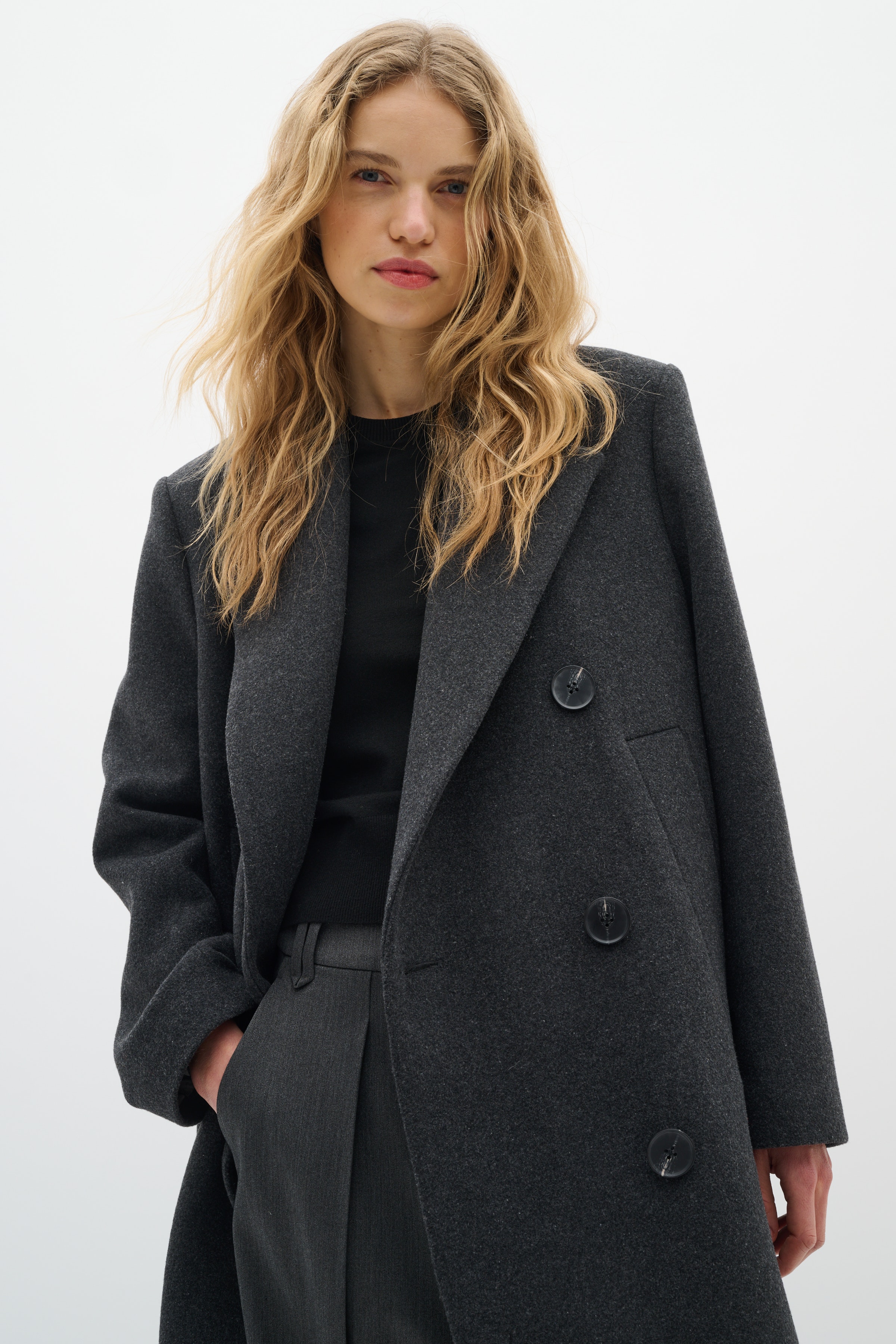 YunahIW Coat LOOKBOOK FRONT 30110610-300596