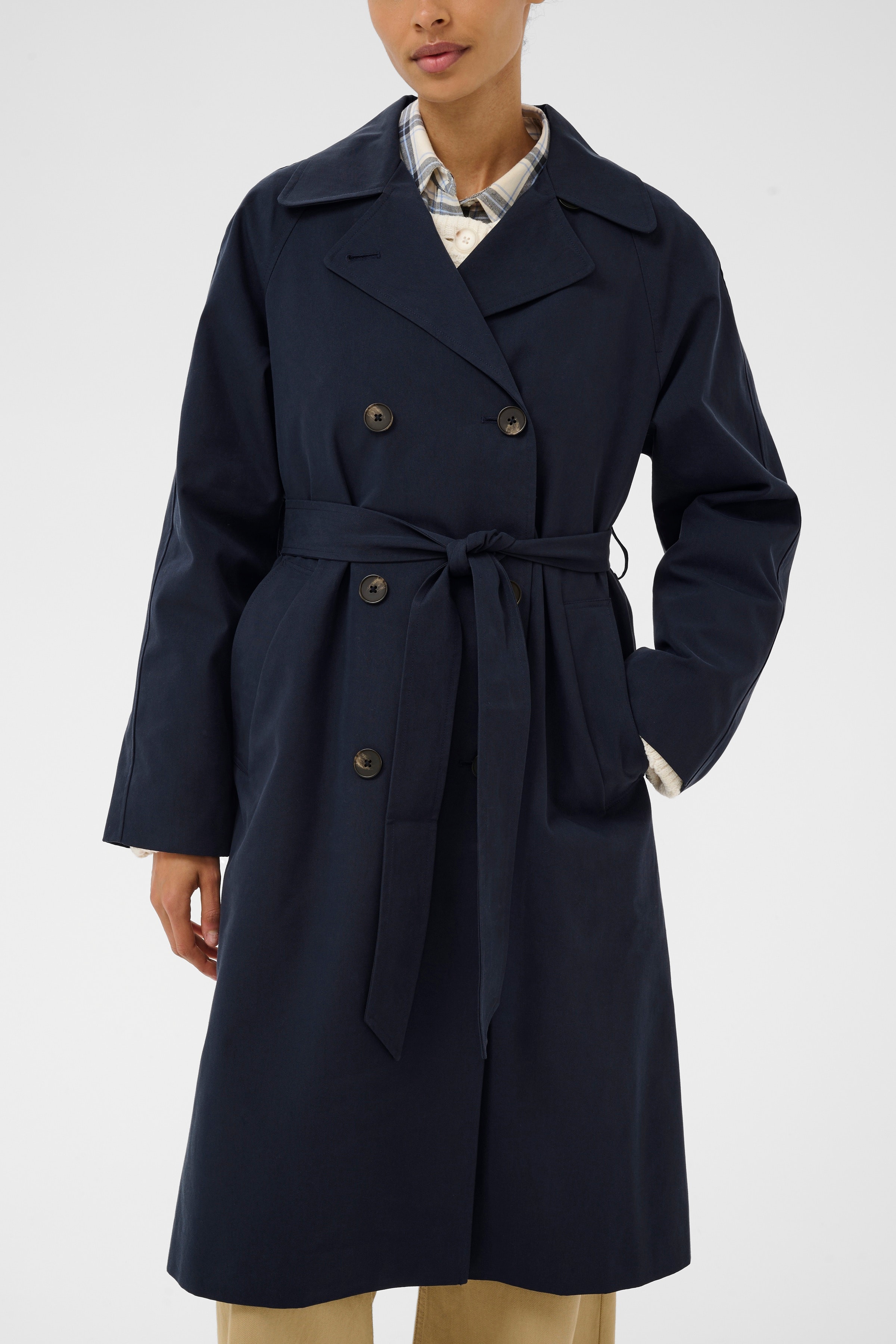 AubriePW Mantel LOOKBOOK DETAIL 30310477-194013