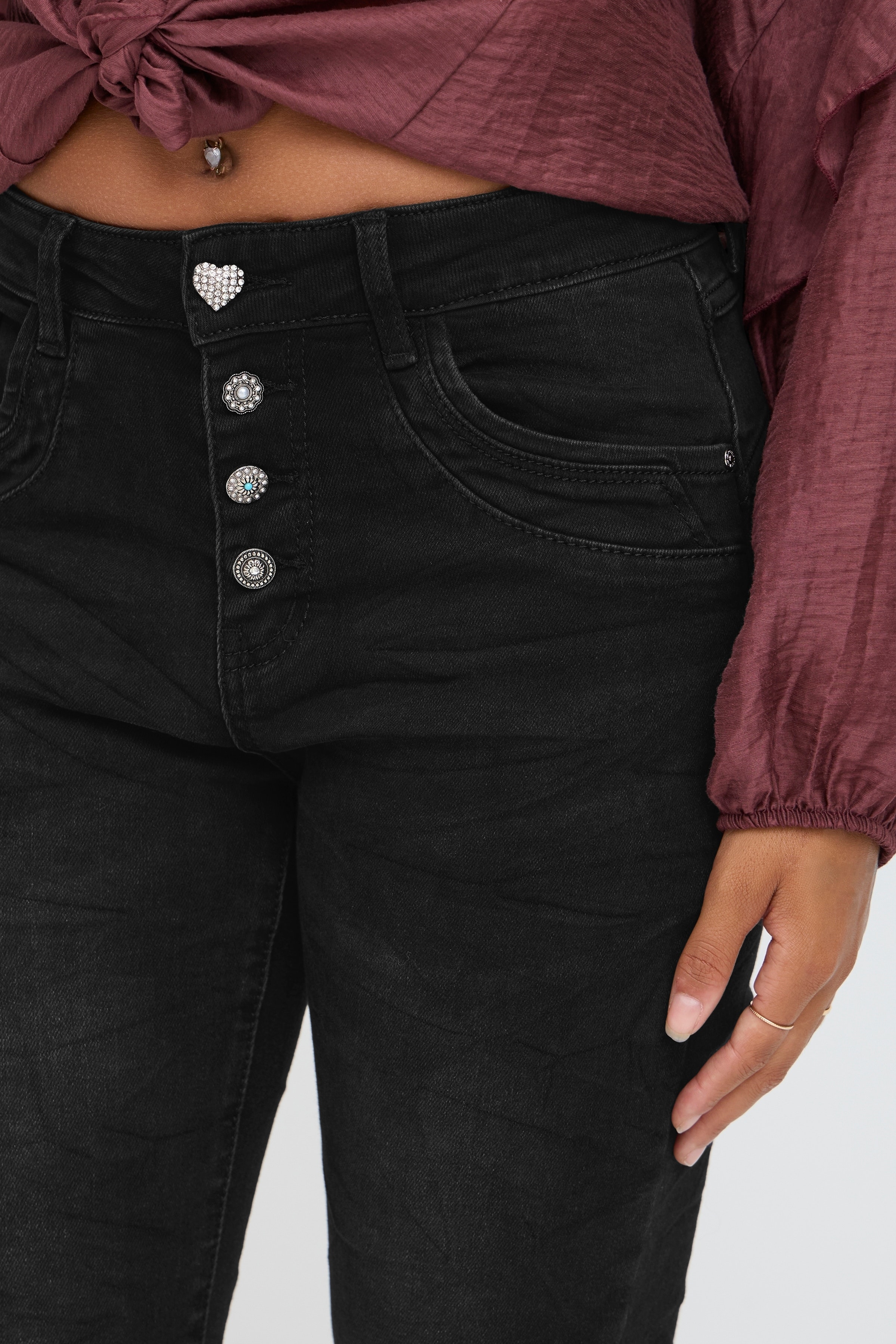 SBANURA Jeans LOOKBOOK DETAIL 22101095-203585