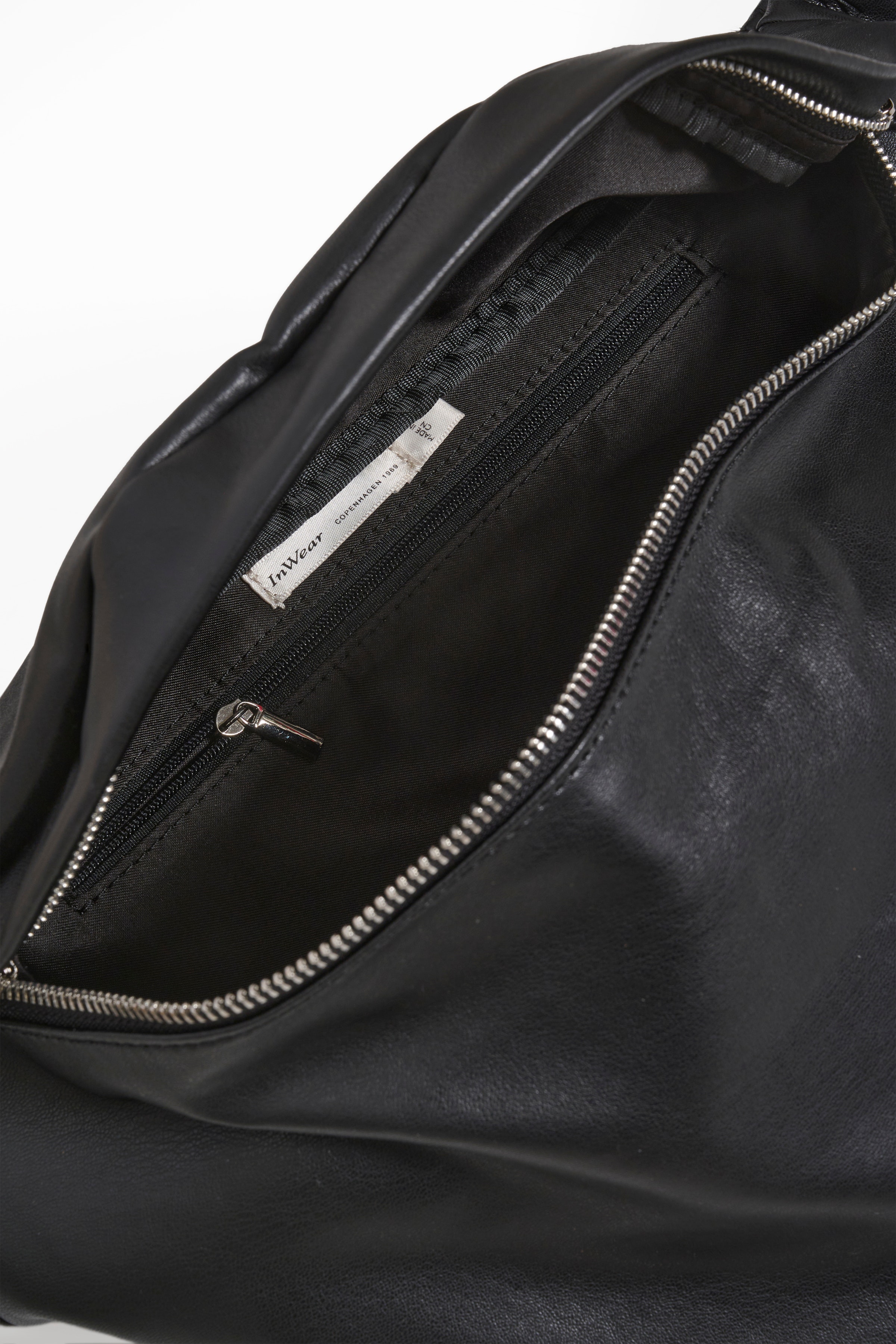 Online Exclusive Bum Bag PACK DETAIL 30108247-194008