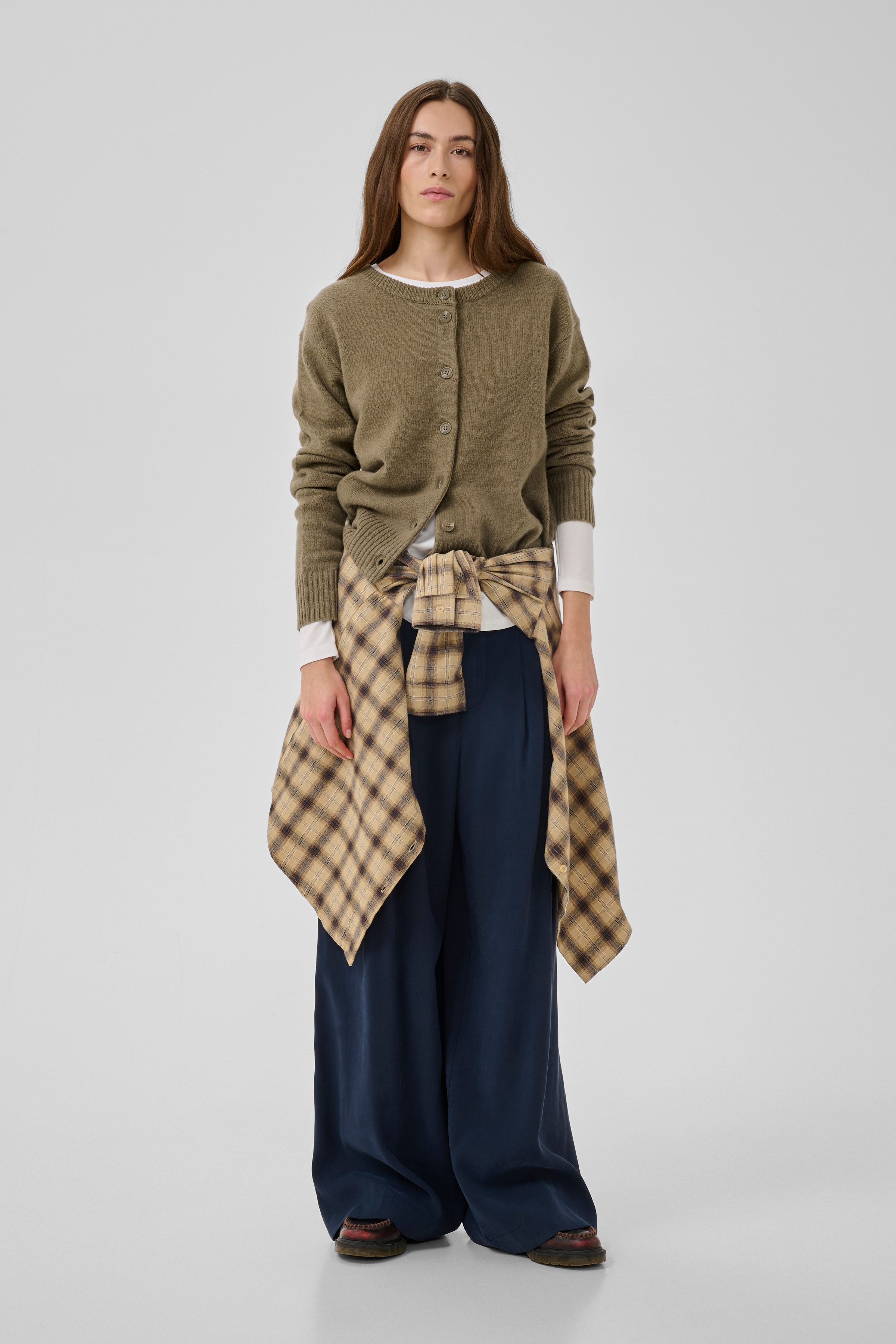 MWHuxi Cardigan LOOKBOOK FRONT 10705425-180820