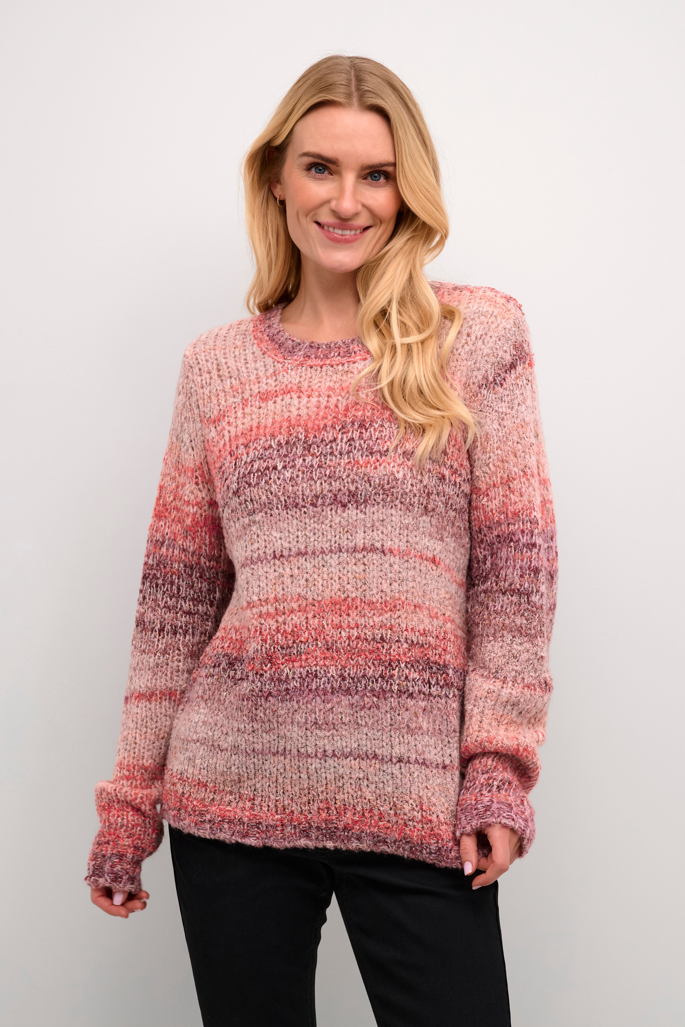 CRLila Pullover LOOKBOOK FRONT 10612919-106630