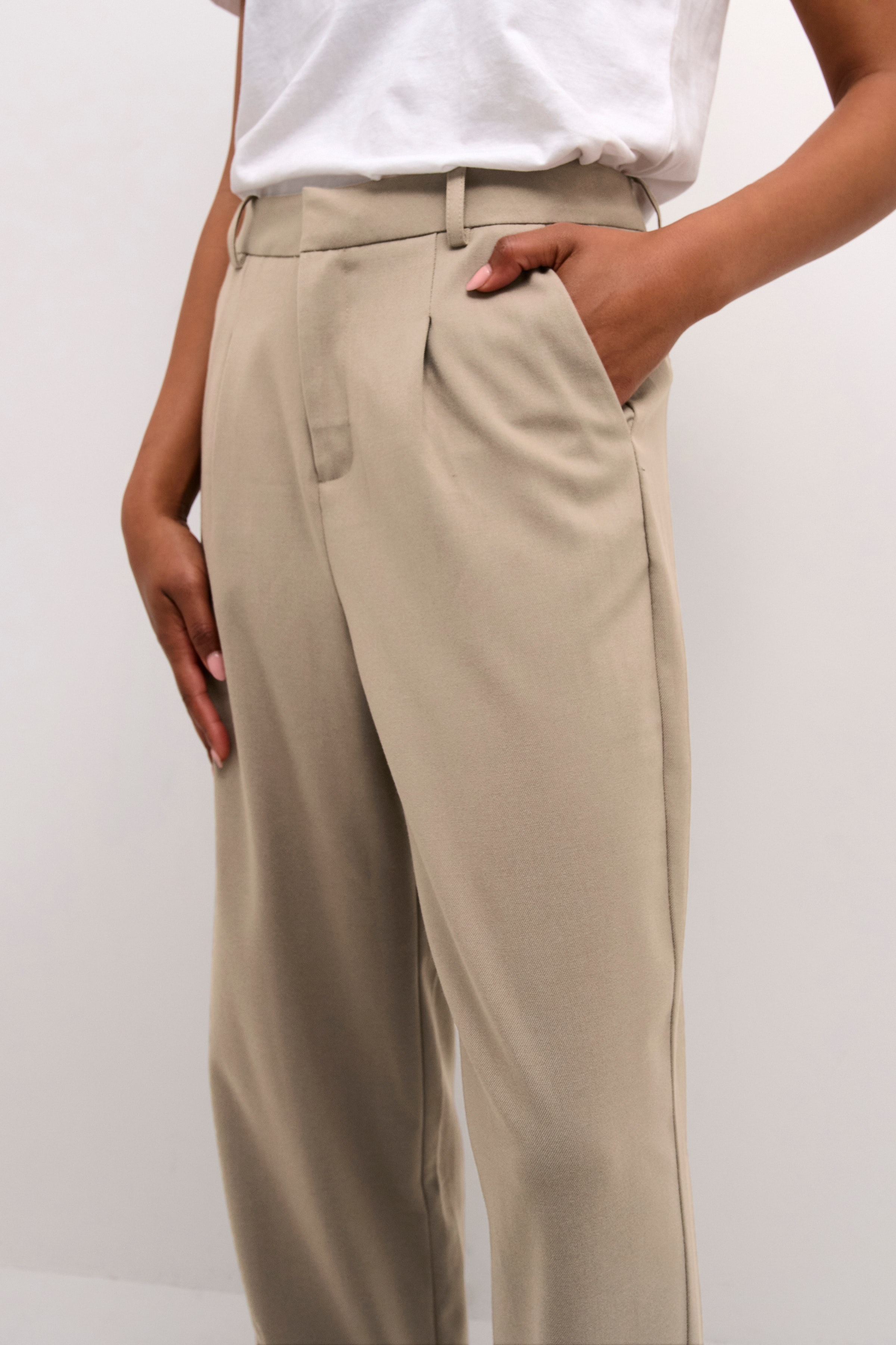 KAmerle Trousers LOOKBOOK DETAIL 10504769-181110