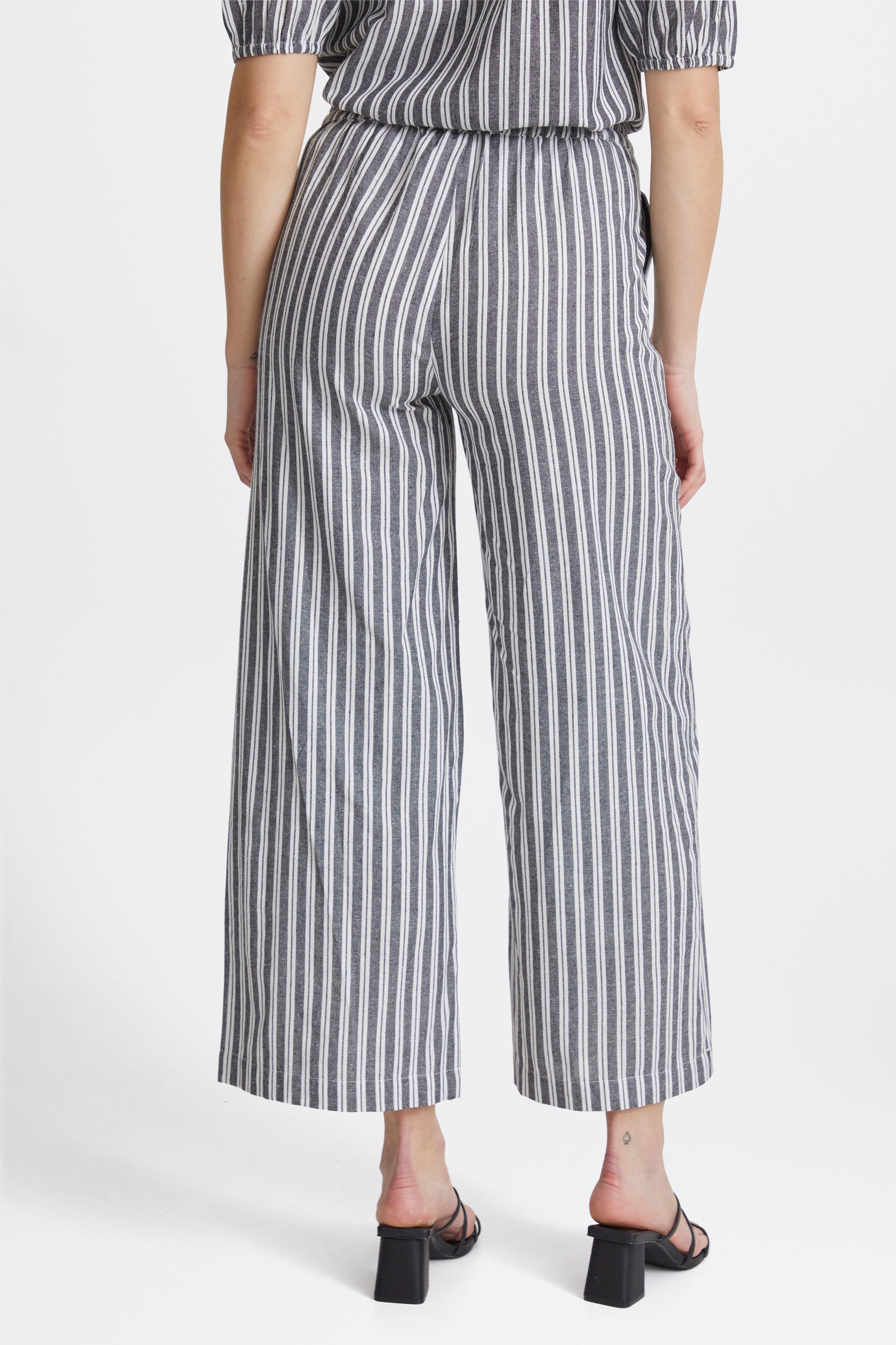 FXBONNIE Trousers LOOKBOOK FRONT 20615306-200115