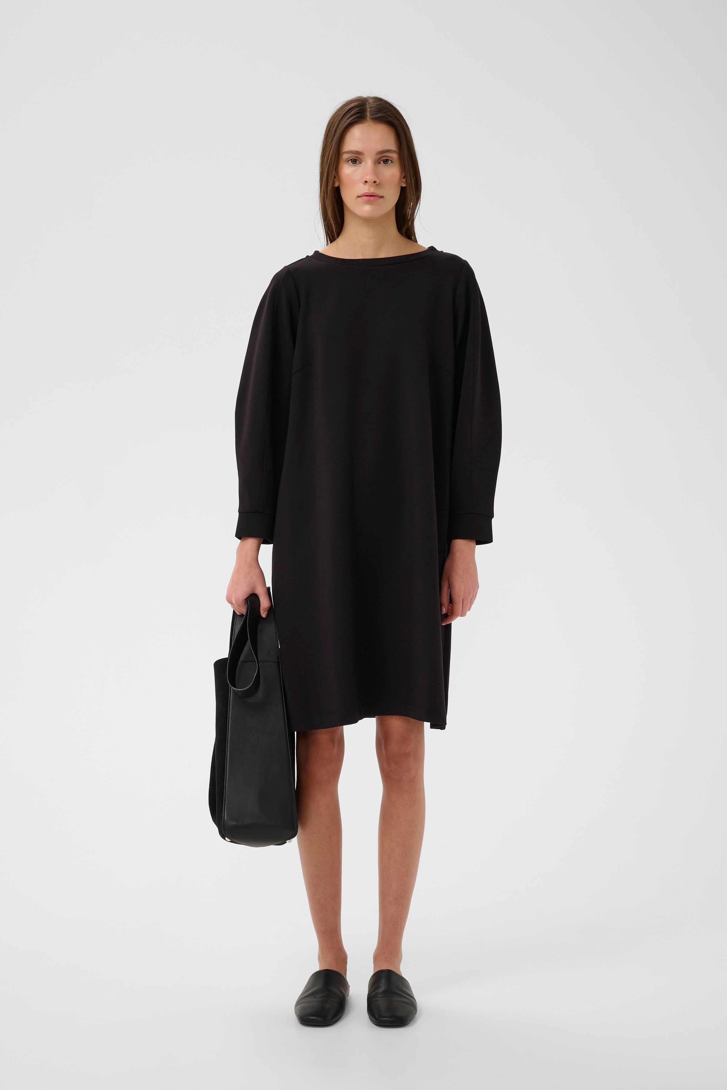 SIMIIW Vincent Dress LOOKBOOK FRONT 30112434-194008