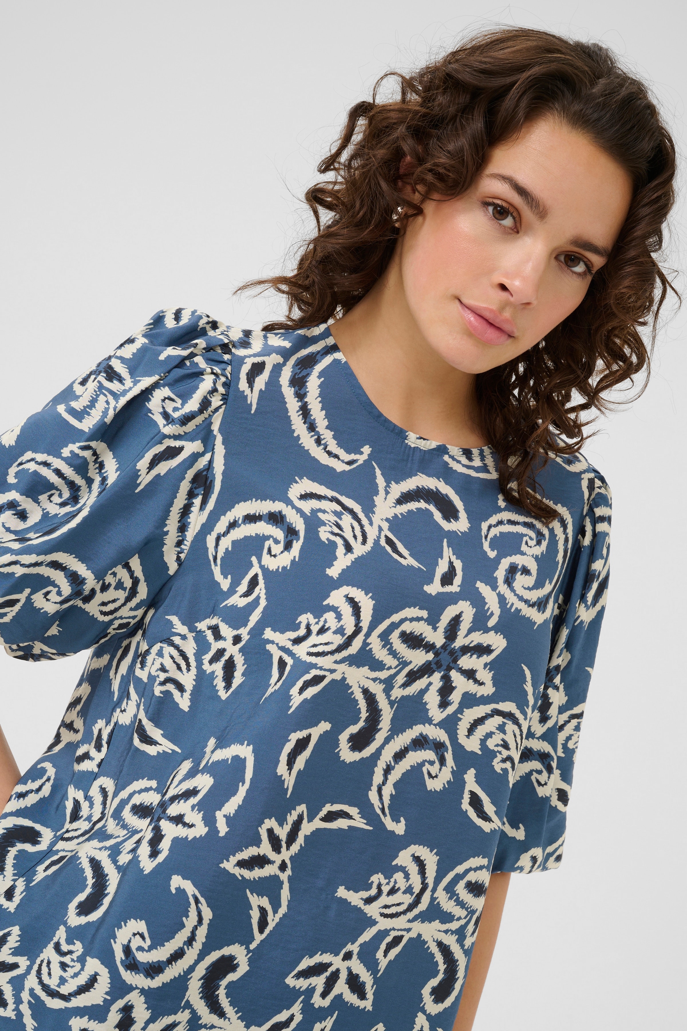 KAdahlia Bluse LOOKBOOK DETAIL 10510569-108221