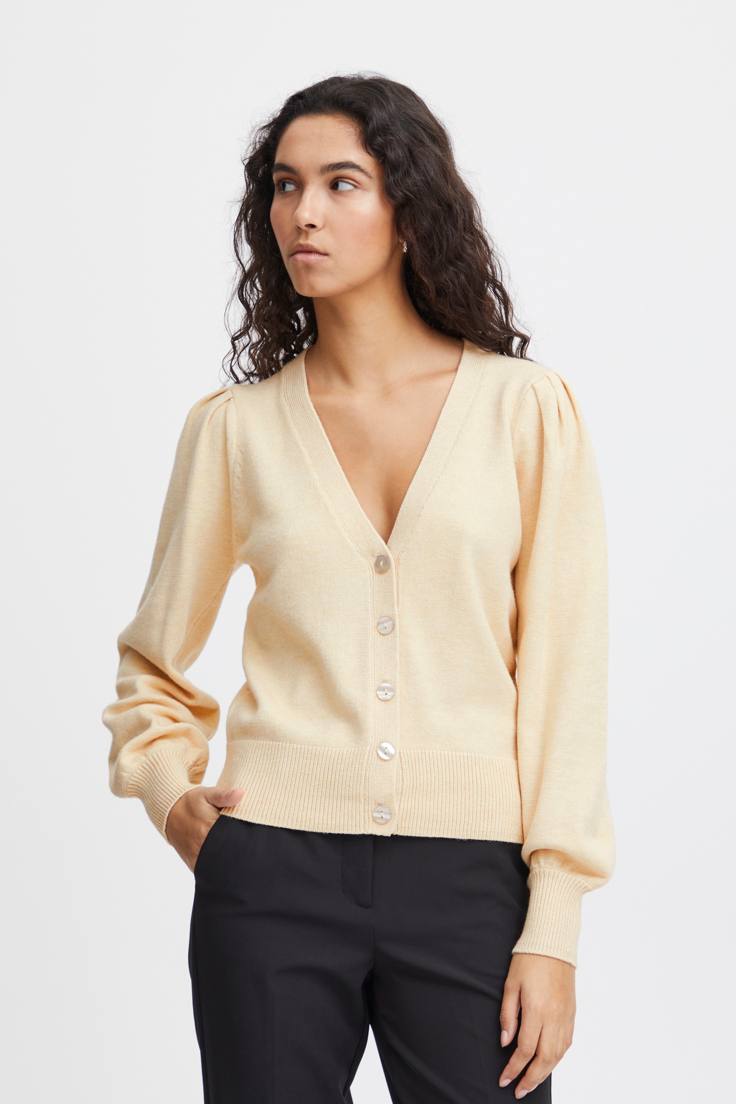 IHSELLA Cardigan LOOKBOOK FRONT 20121304-130907