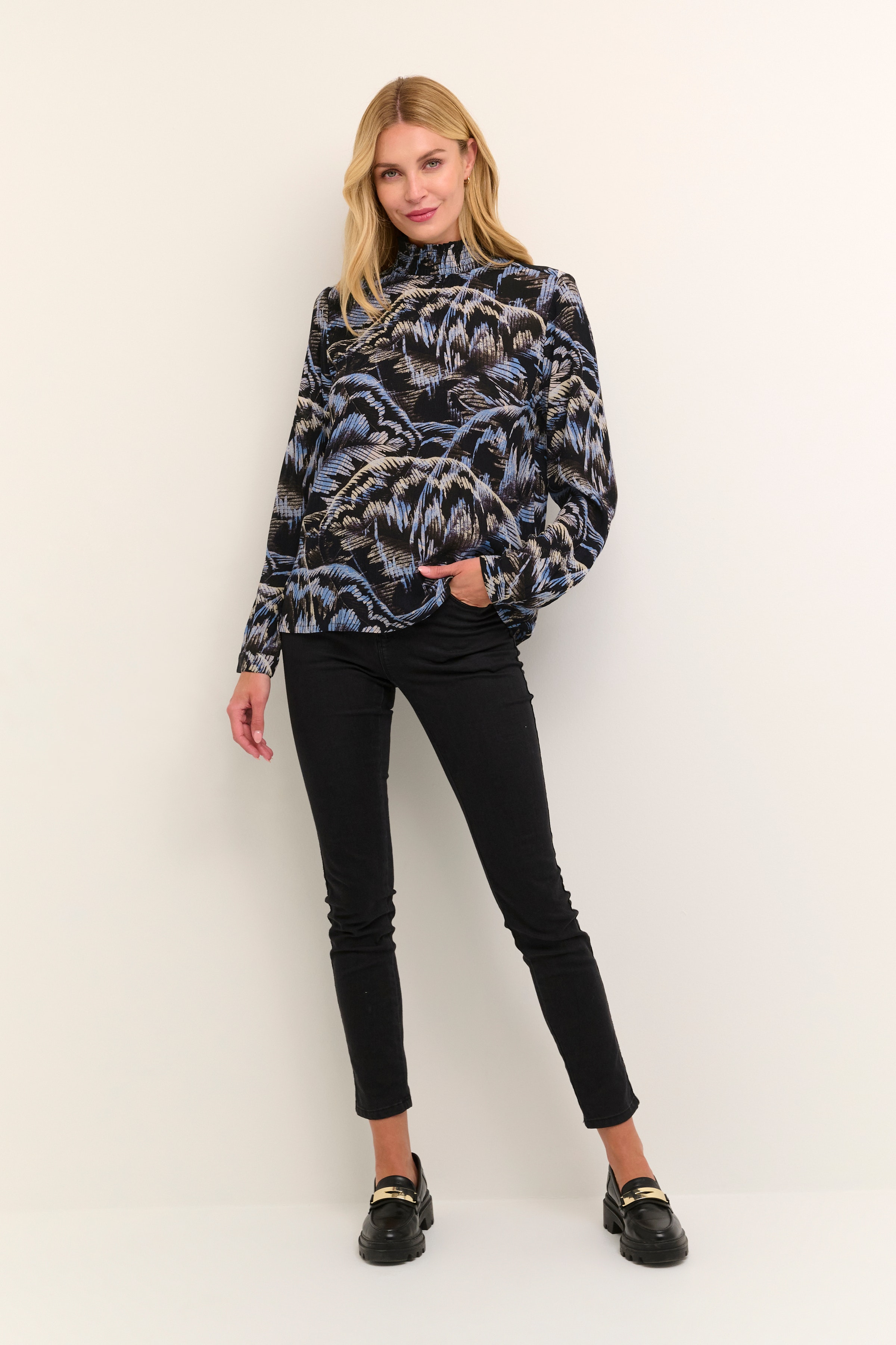 KAerina Blus LOOKBOOK FRONT 10506903-103706