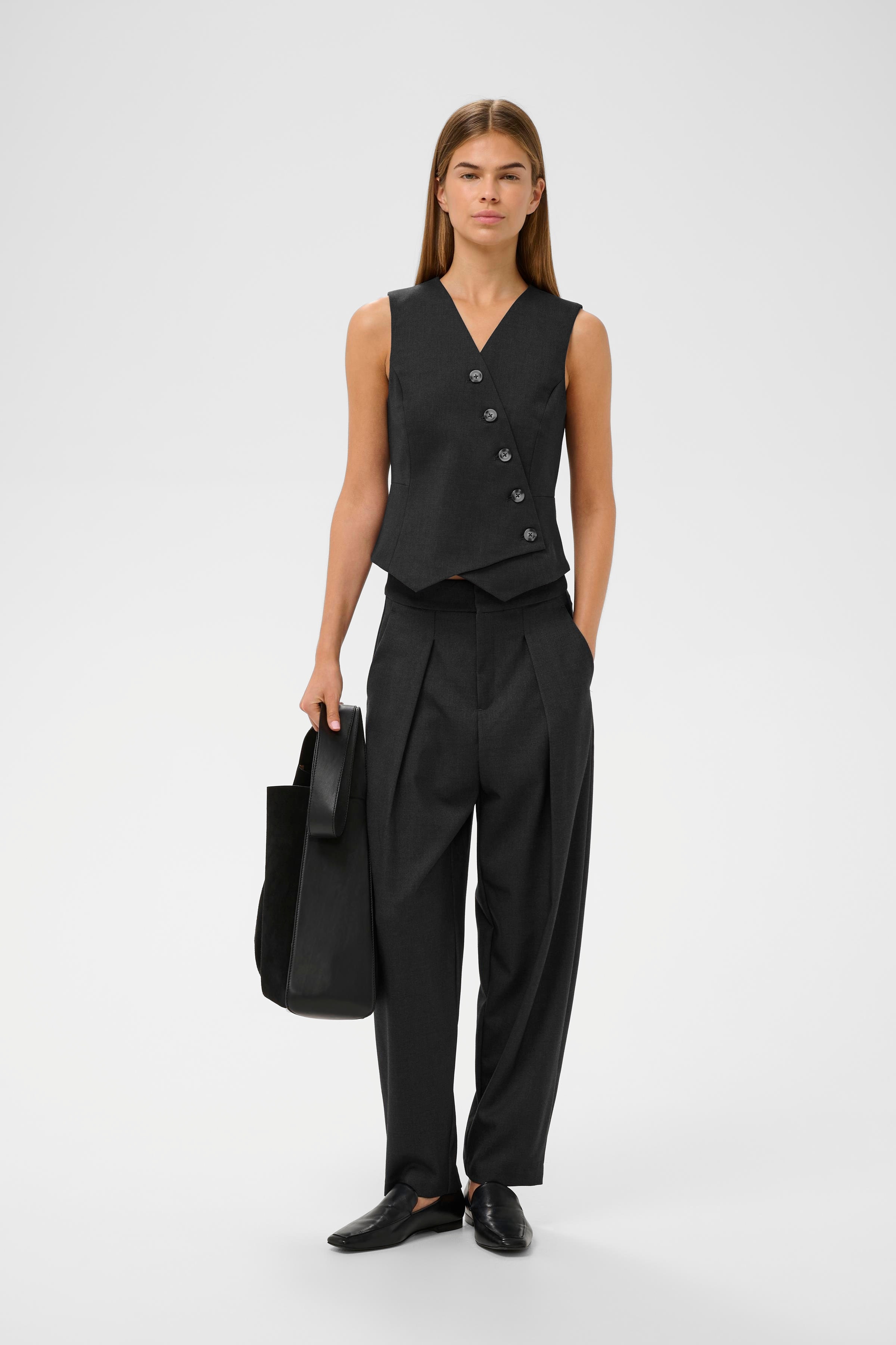 YuktaIW Trousers LOOKBOOK FRONT 30111165-301744