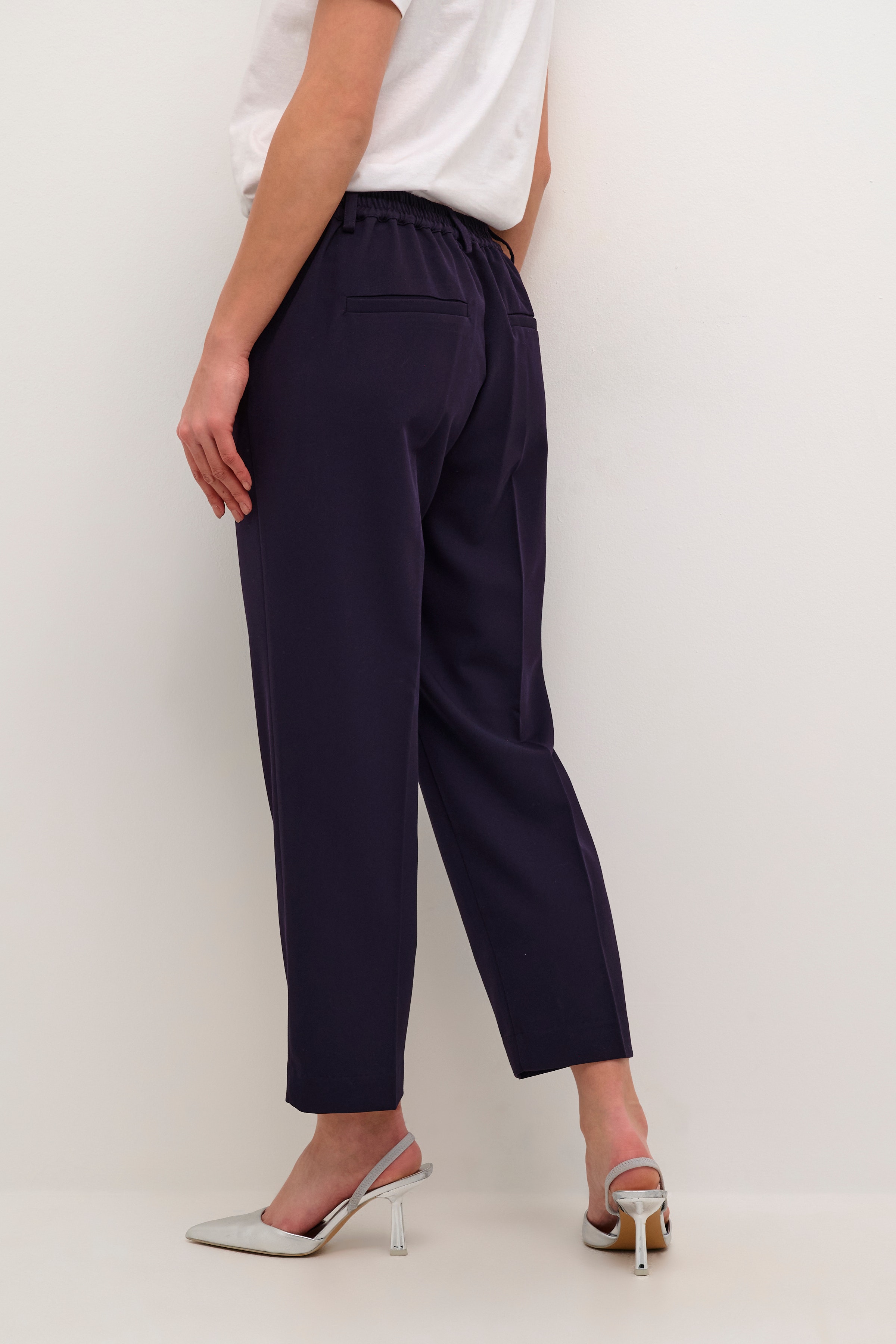 KAsakura Cropped Pants LOOKBOOK BACK 10506127-106557