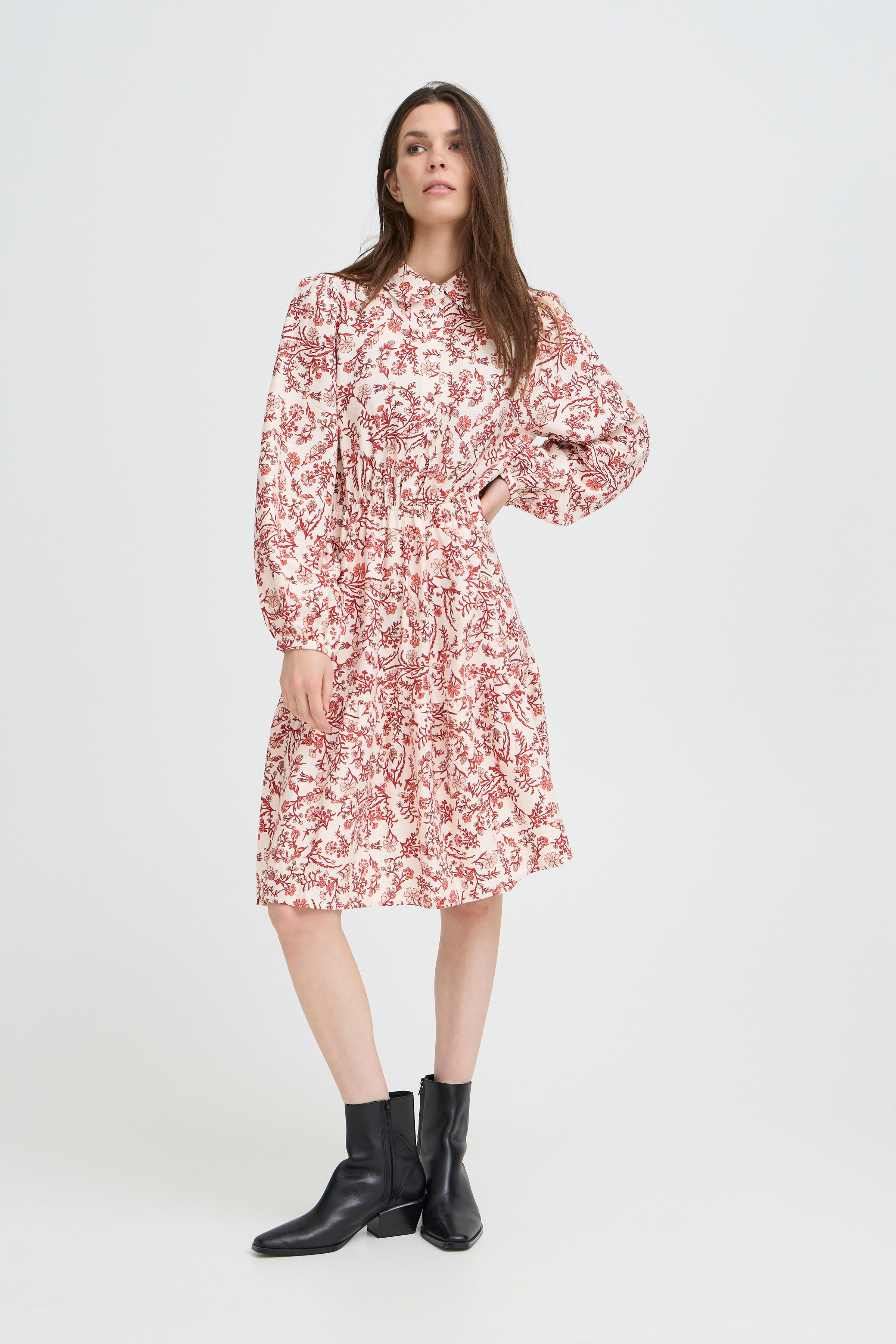 PZABRINA Kjole LOOKBOOK FRONT 50210319-171664