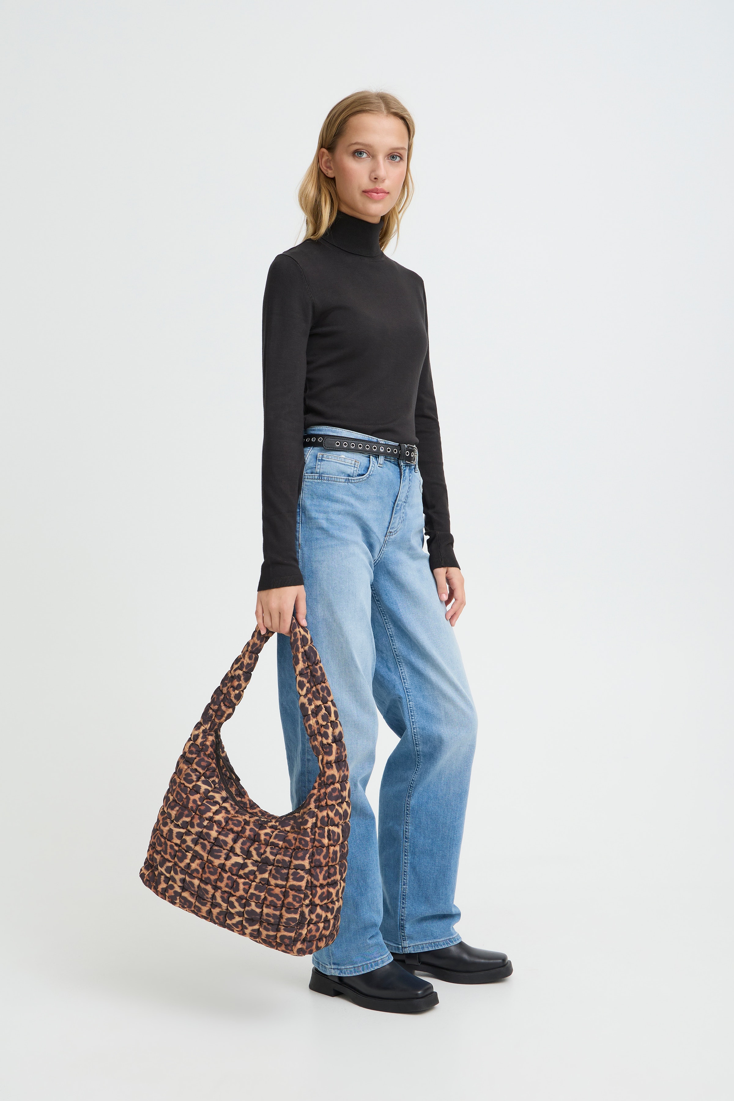 IAALIS Tas LOOKBOOK FRONT 20125301-194008