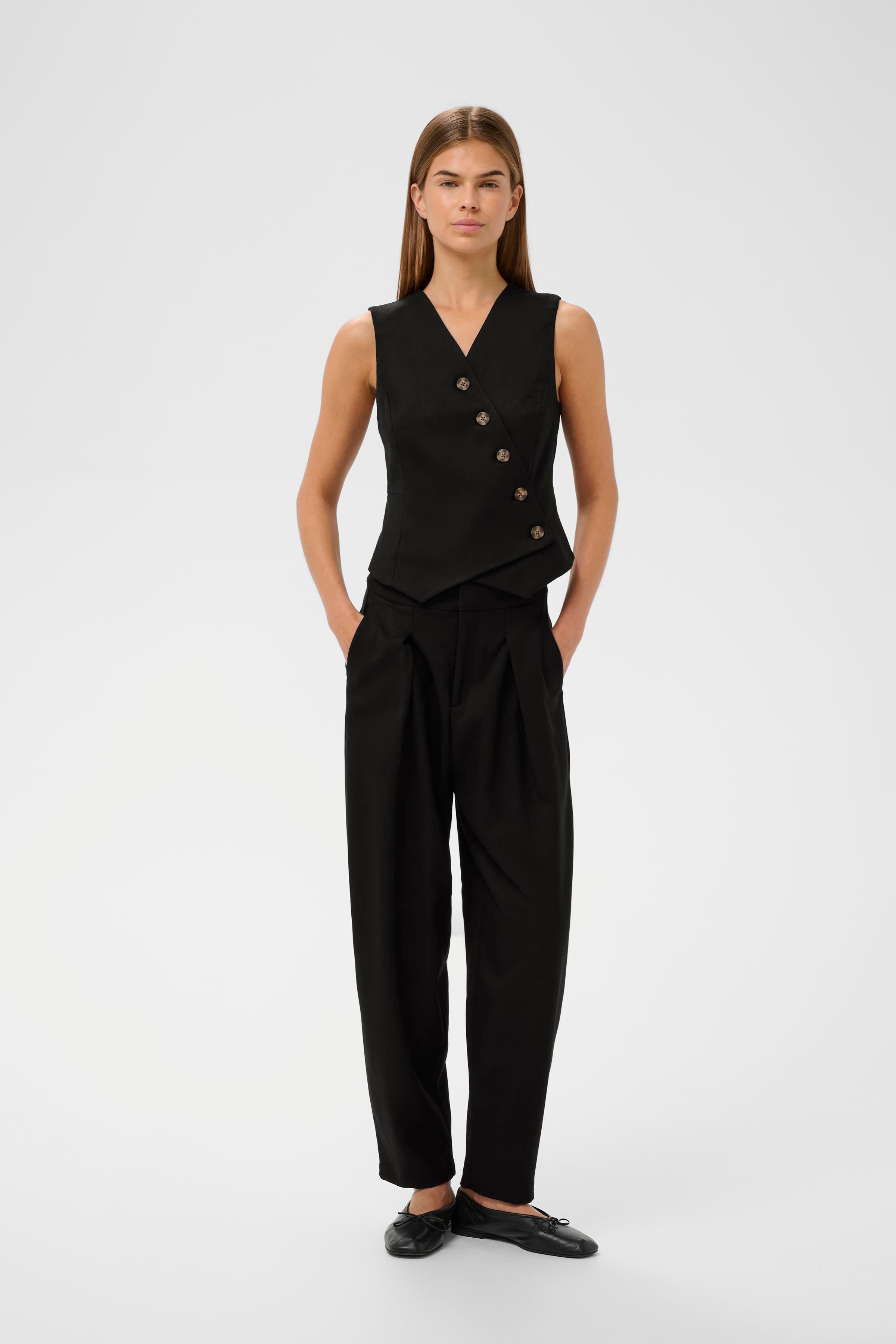 YuktaIW Vest LOOKBOOK FRONT 30111133-194008