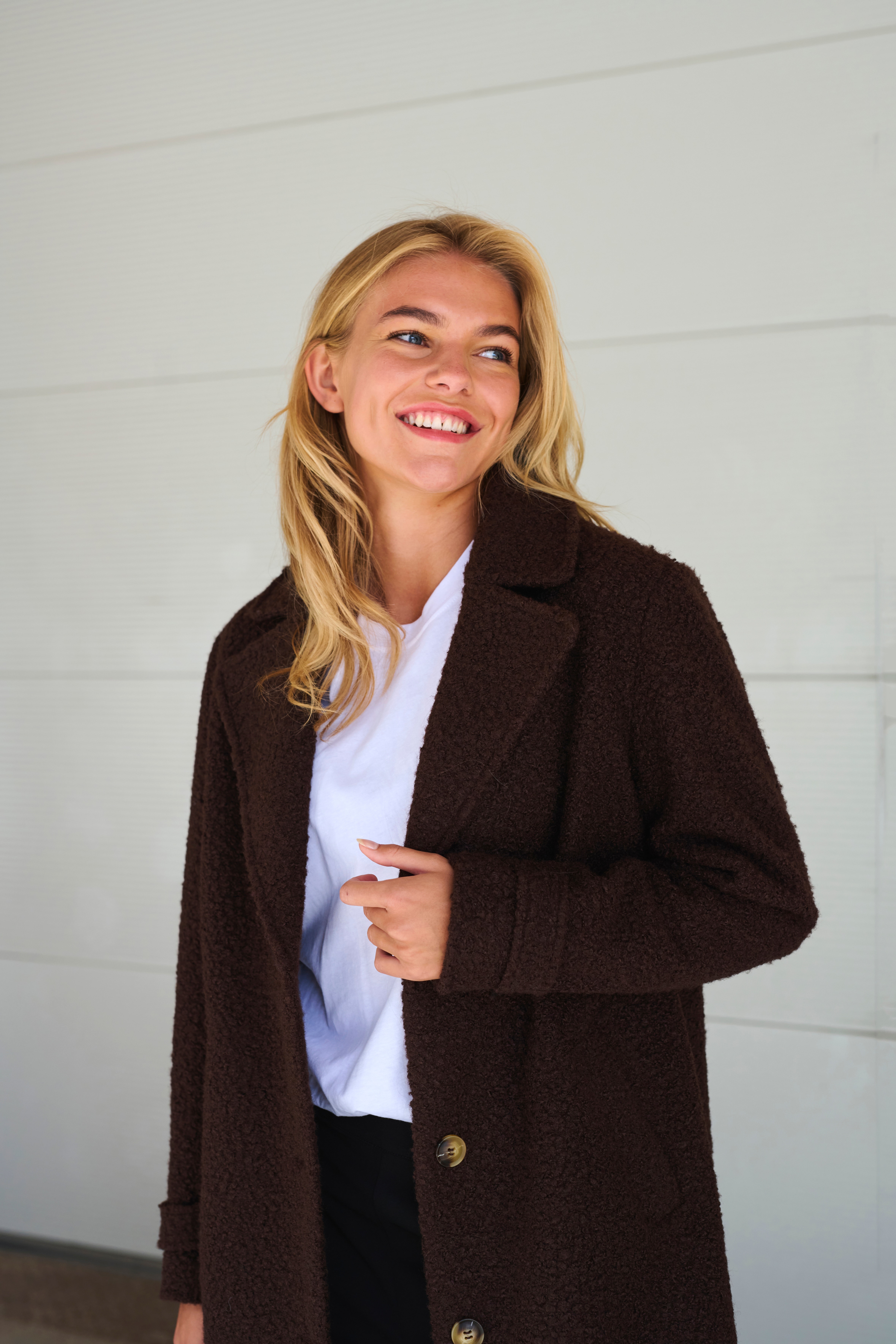 KAanne Mantel LOCATION NONE 10506924-191016