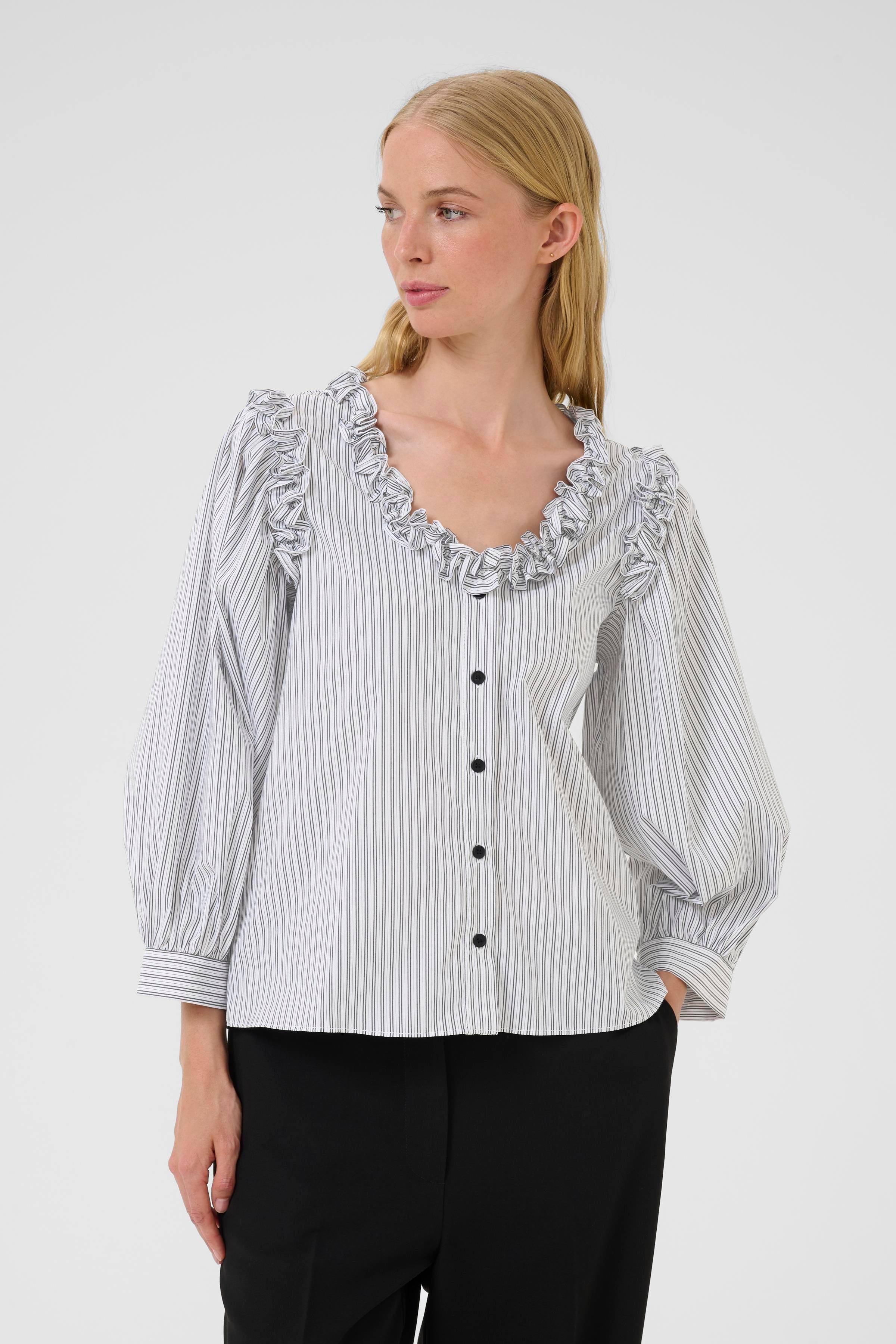 KBBeatrice Blouse LOOKBOOK FRONT 10105647-108463