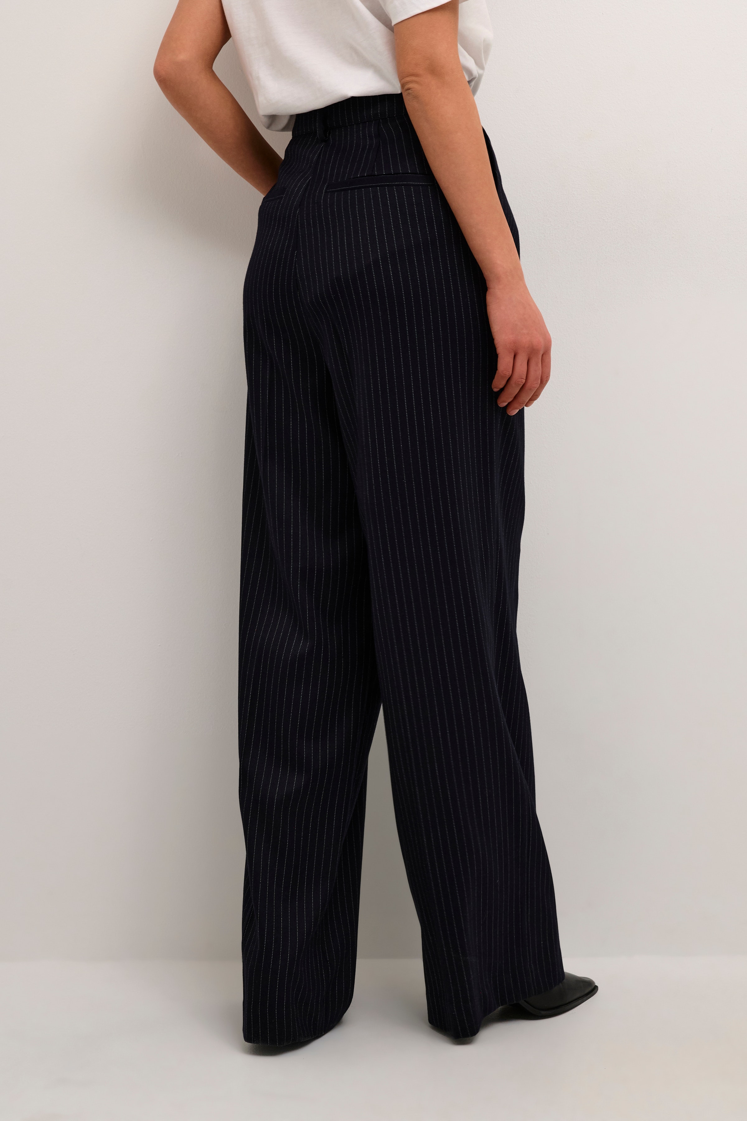 KAlona Trousers LOOKBOOK BACK 10508018-105044