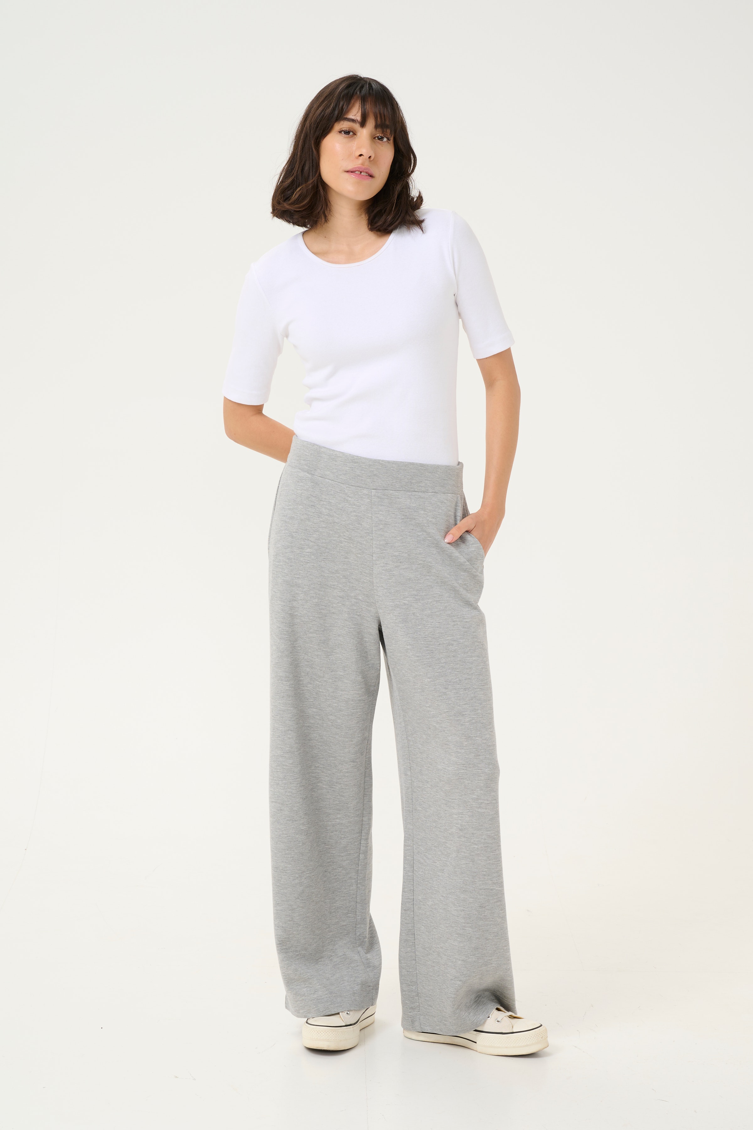 BPadona Trousers LOOKBOOK FRONT 10590858-100123B