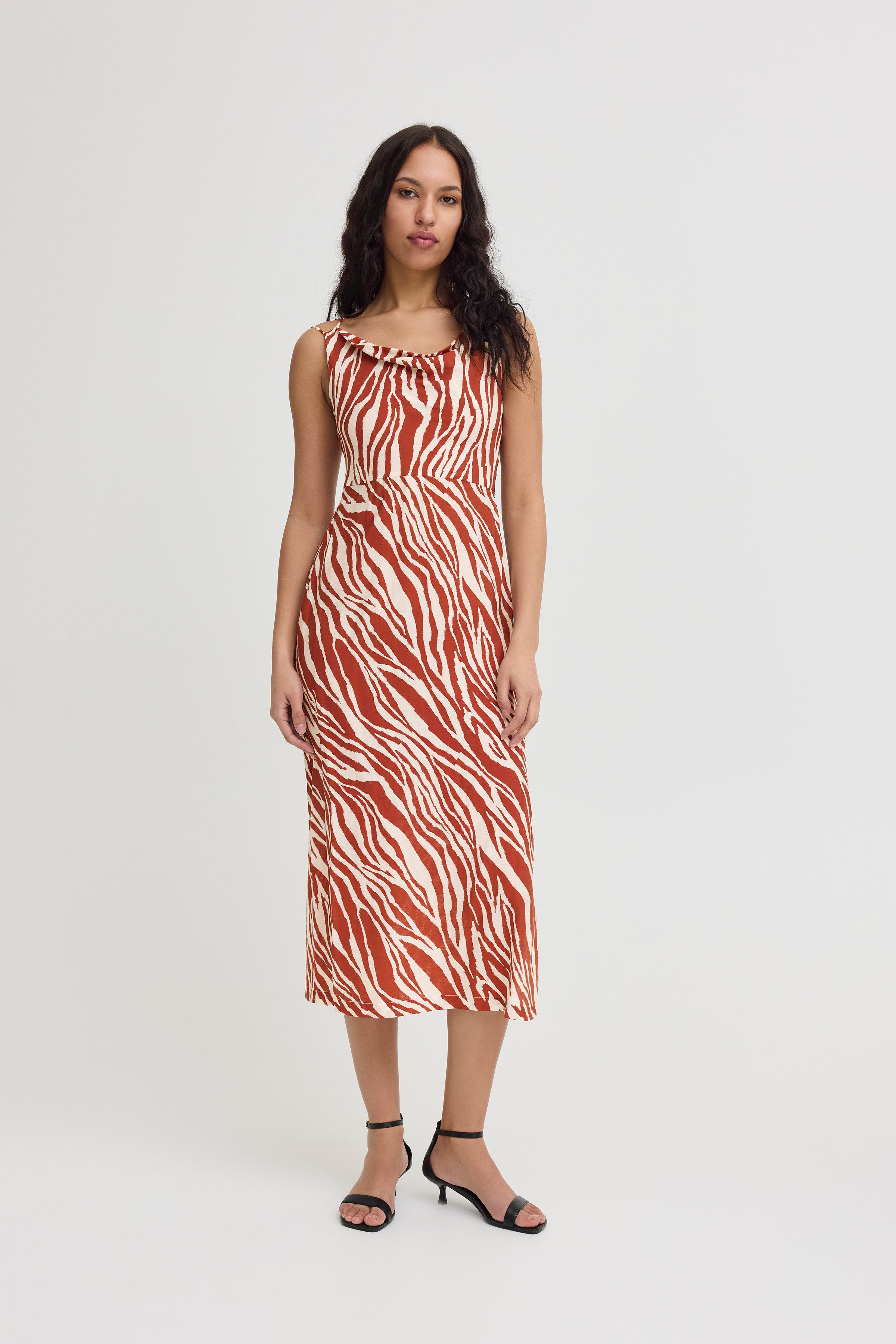 IHYARDEEN Kjole LOOKBOOK FRONT 20123377-204603