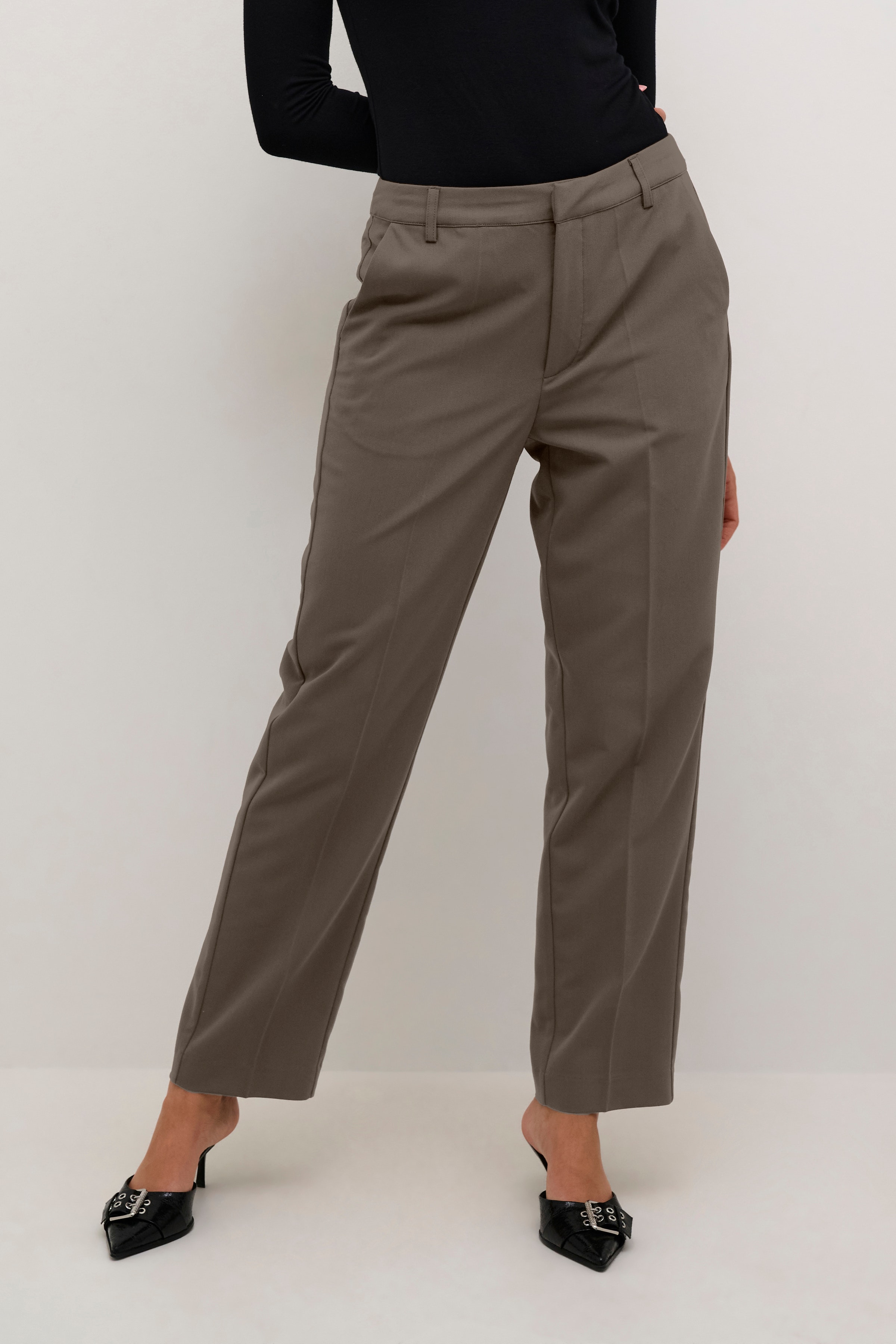 KAsakura Hose mit Reissverschluss LOOKBOOK FRONT 10507770-190810