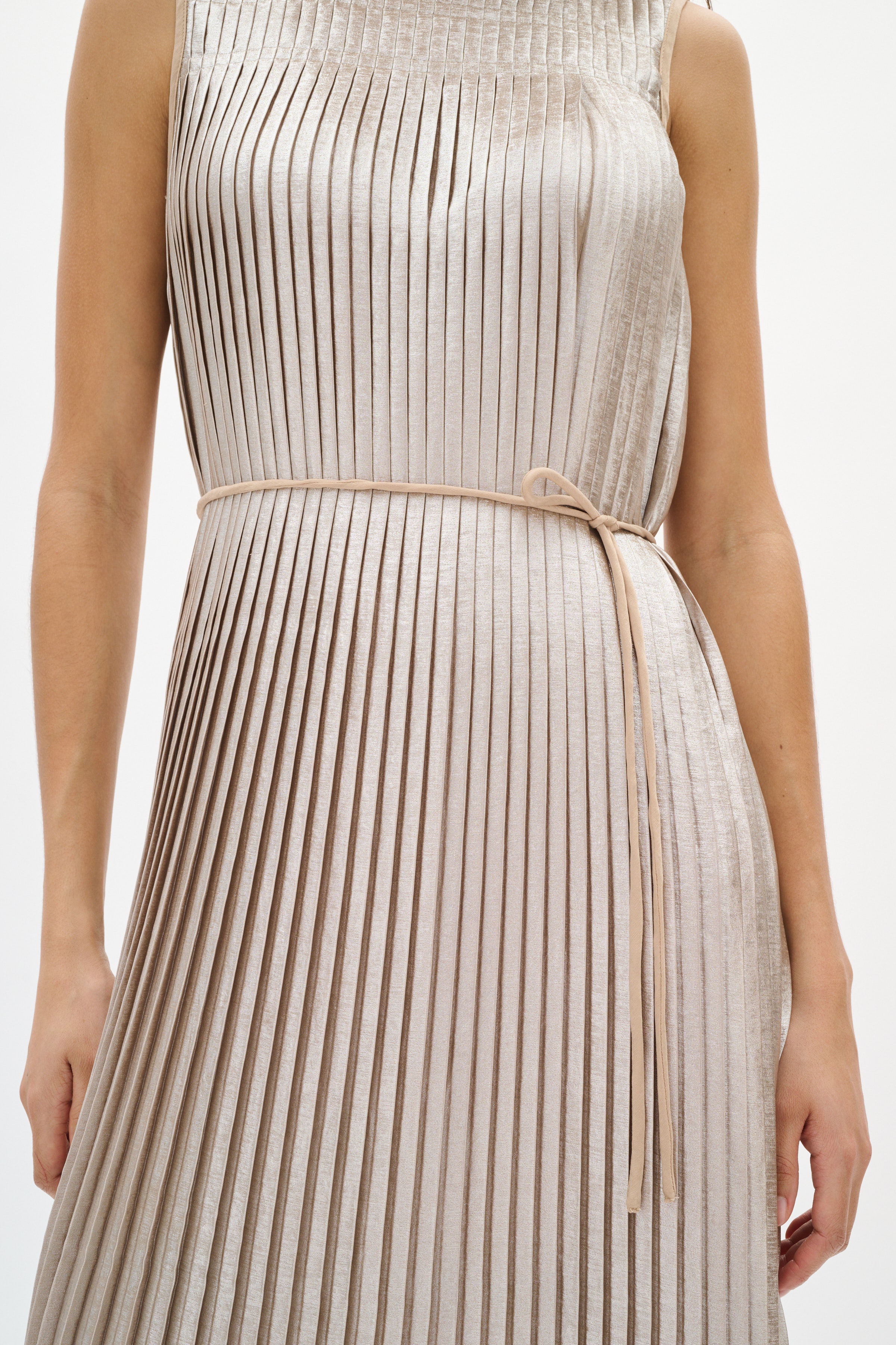 FUTUREIW Dress LOOKBOOK FRONT 30112021-145002