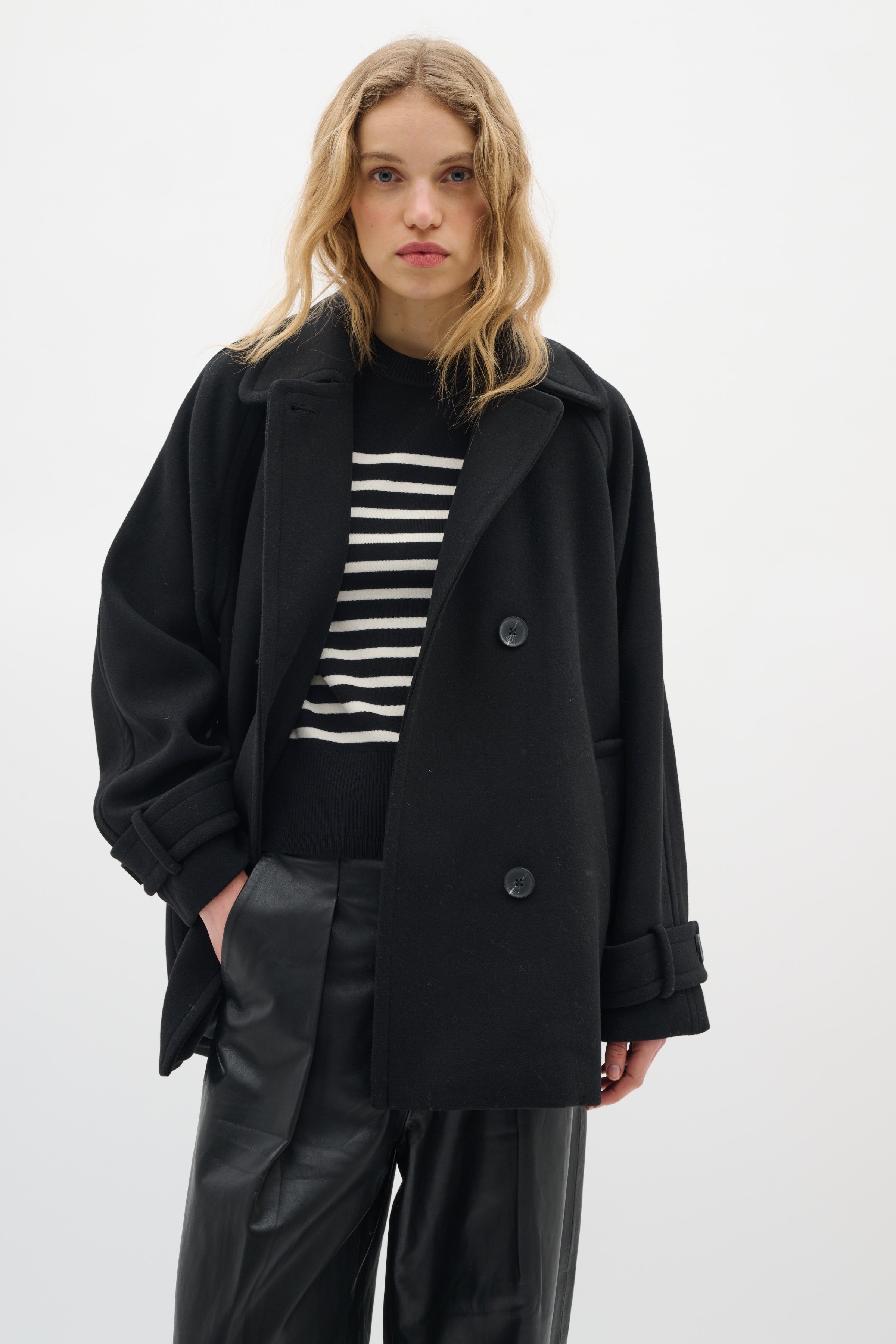 Thora Outerwear LOOKBOOK FRONT 30111082-194008
