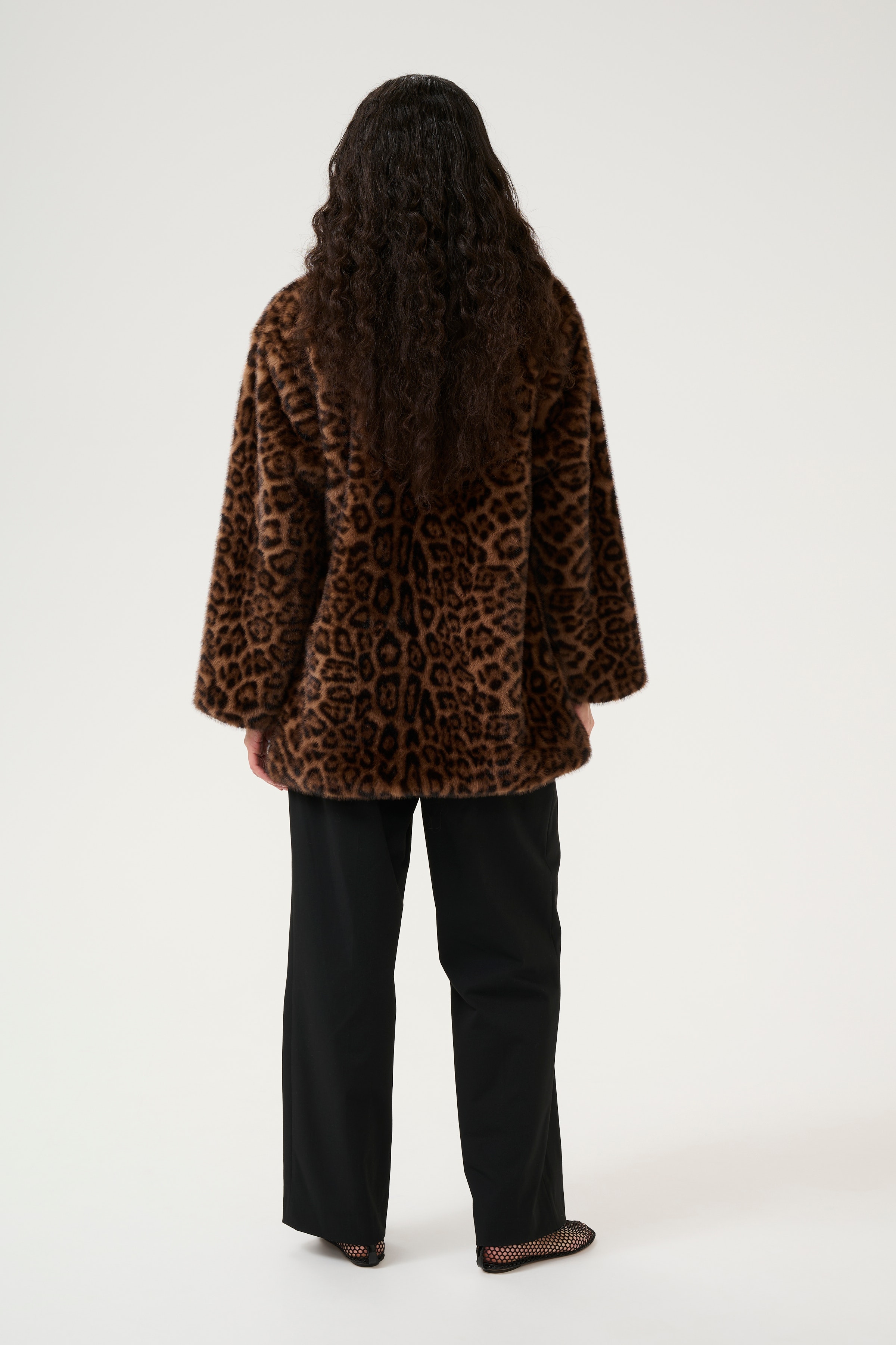 KBTira Leopard Faux Fur jacket LOOKBOOK FRONT 10105446-103153