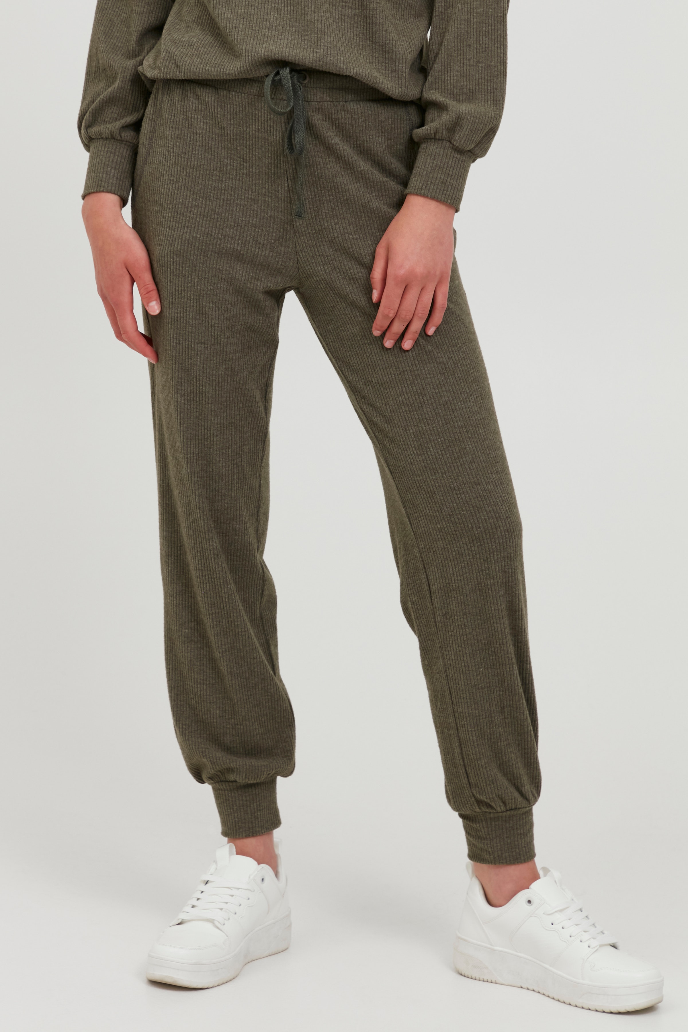 Strickhose LOOKBOOK FRONT 20114624-190512