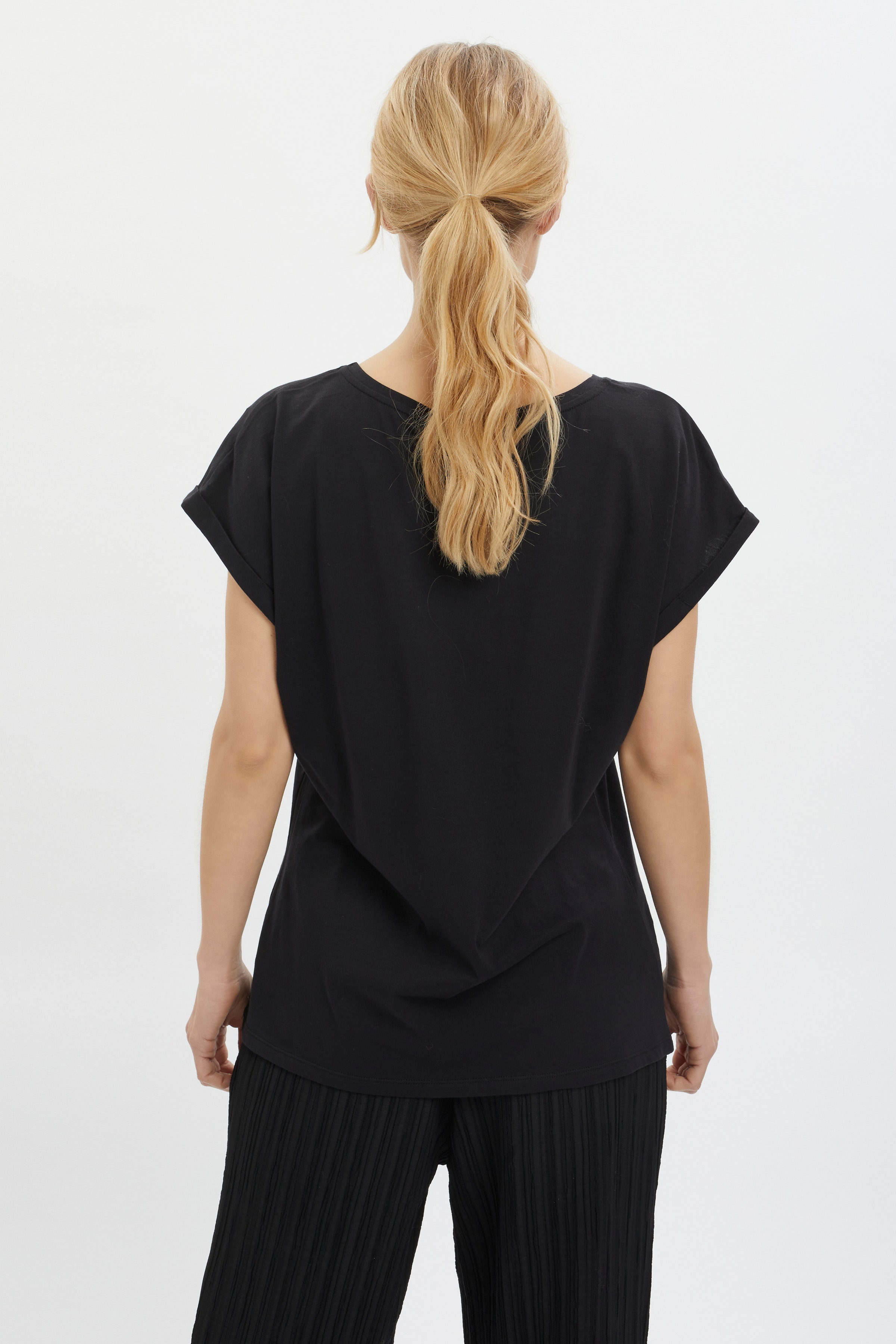 KAelea T-shirt LOOKBOOK BACK 10505988-100121